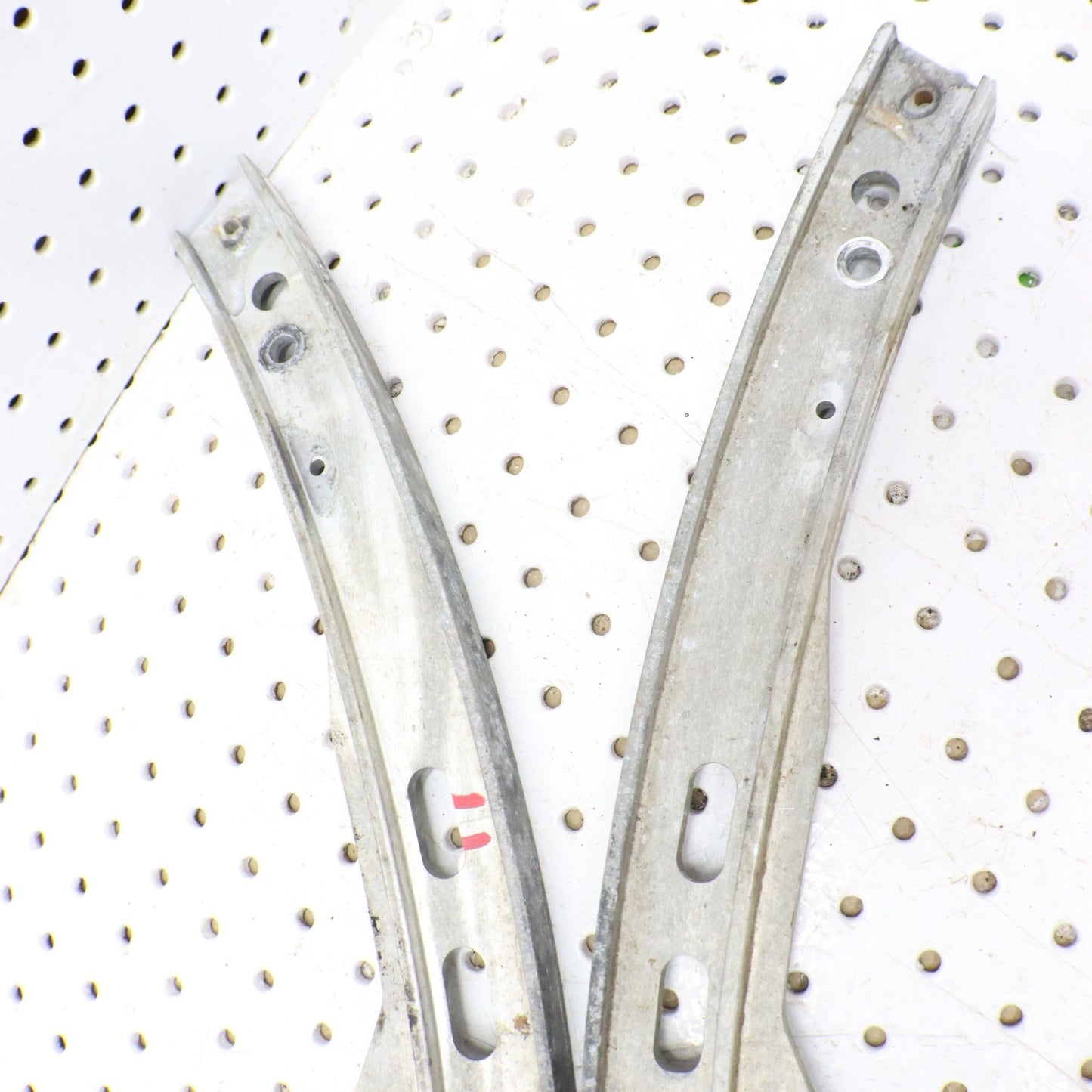 2007 Polaris Iq 600 Slide Rails L & R  1542130 ; 1542131 