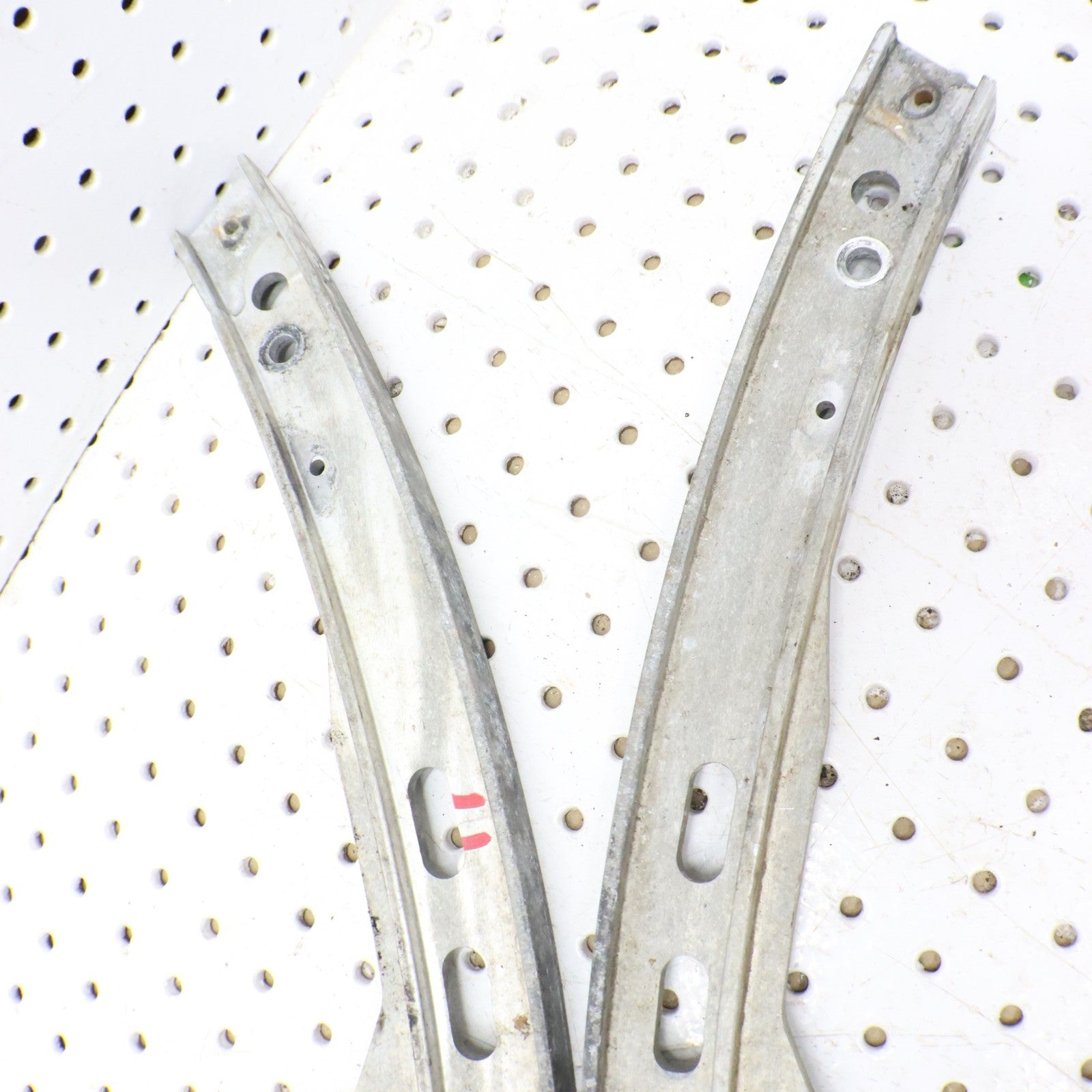 2007 Polaris Iq 600 Slide Rails L & R  1542130 ; 1542131 