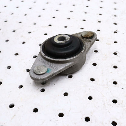 2006 POLARIS CLASSIC 700 ENGINE MOTOR MOUNT BRACKET 3021752
