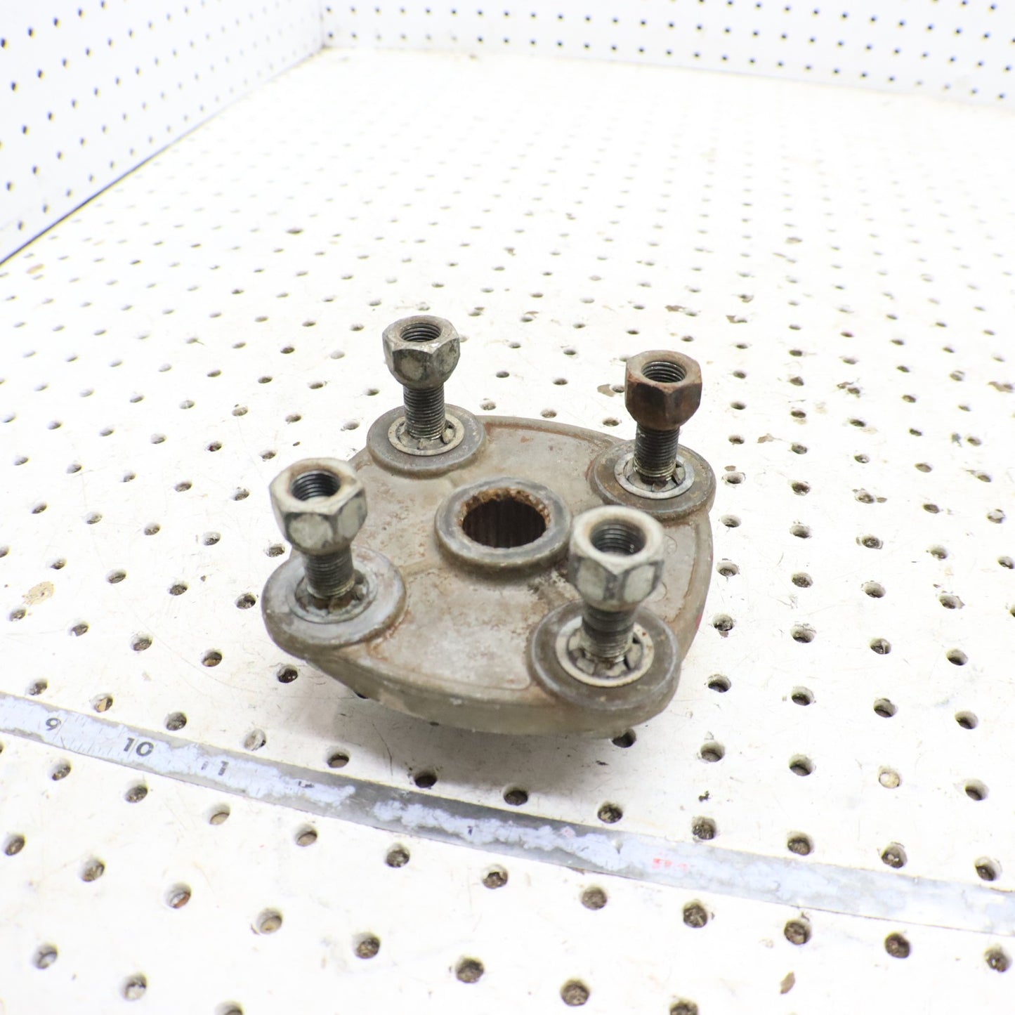 1995 Polaris Xplorer 400 REAR Wheel Hub 2200341