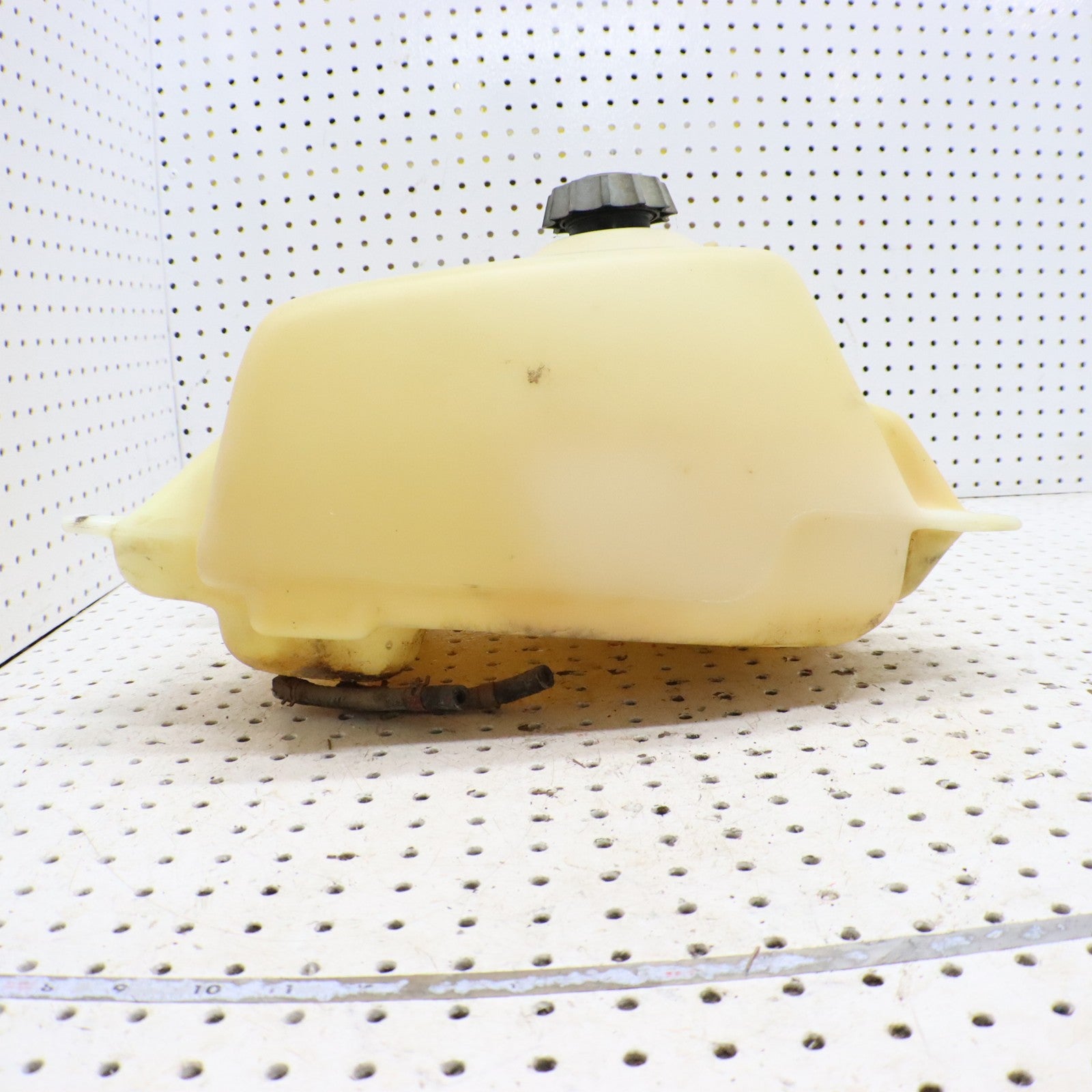 1998 Polaris Xplorer 400l Fuel Tank Gas Tank  1240048; 2511272; 5431805