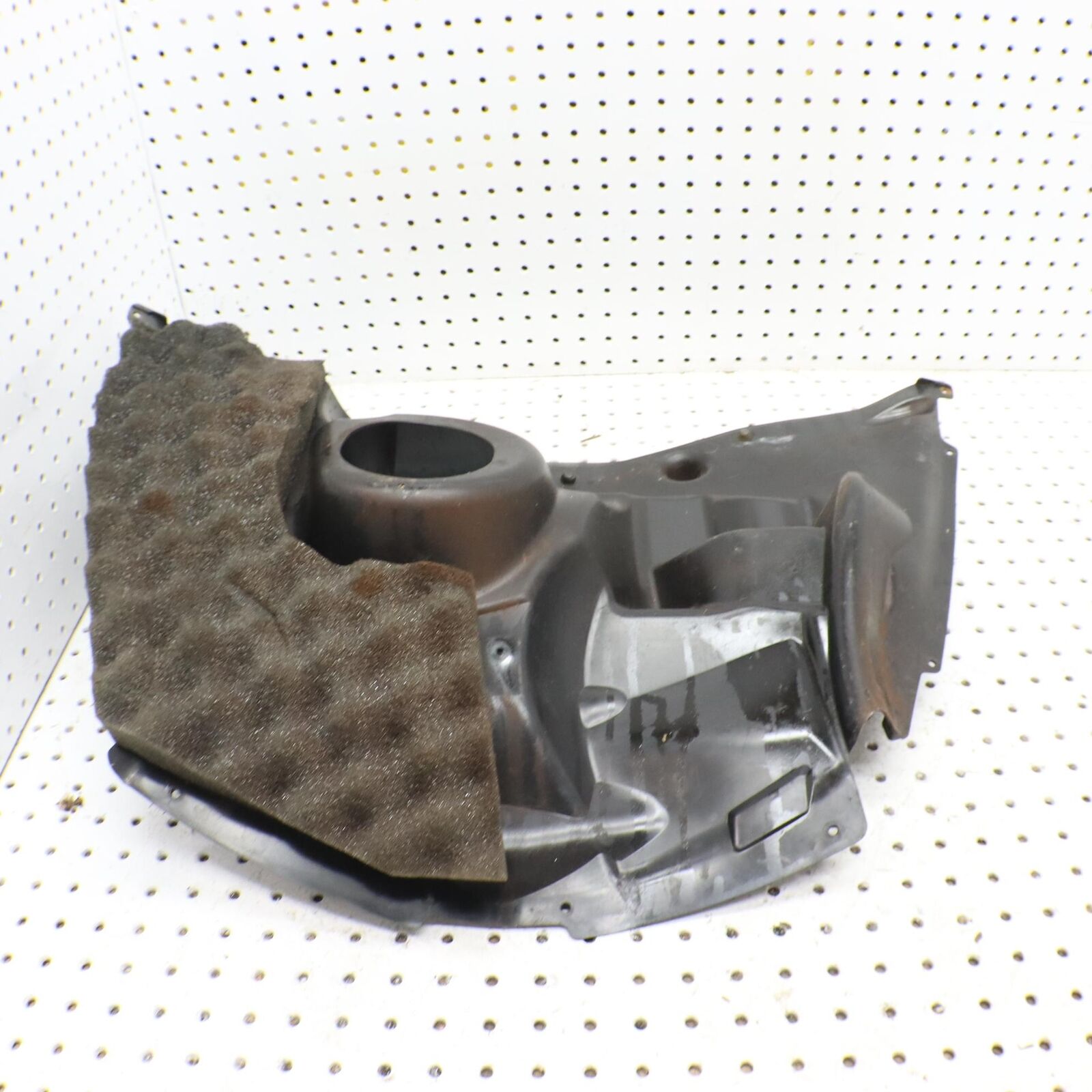 2006 POLARIS FUSION 600 HEAD LIGHT ACCESS COVER HOOD PLENUM 2633251