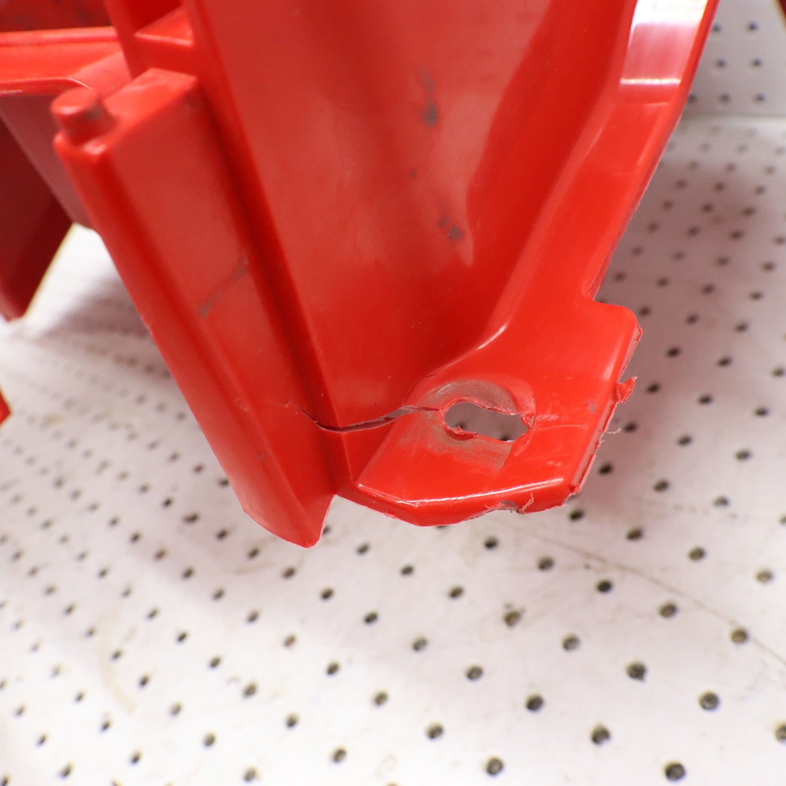 2014 Polaris Sportsman 570 Front Fender 2634162-293; 2636420-293 INDY RED