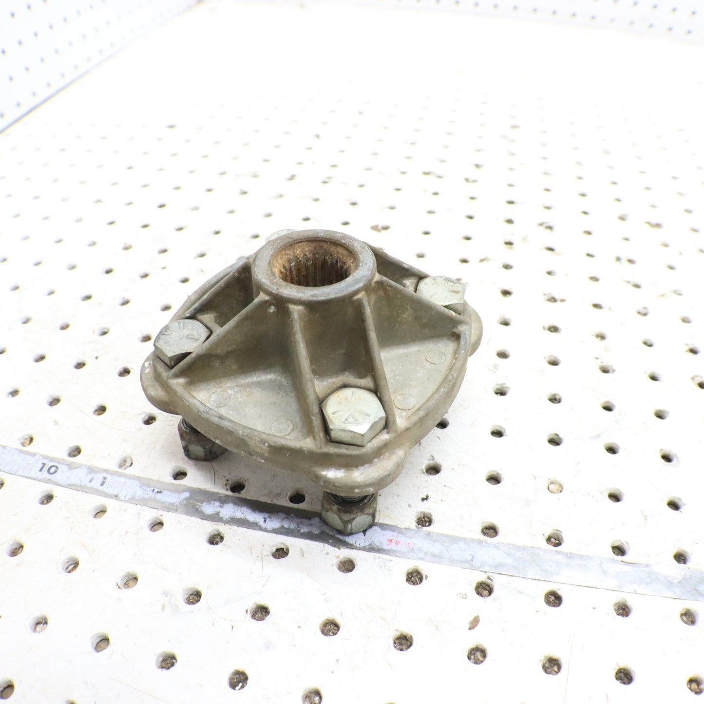 1995 Polaris Xplorer 400 REAR Wheel Hub 2200341