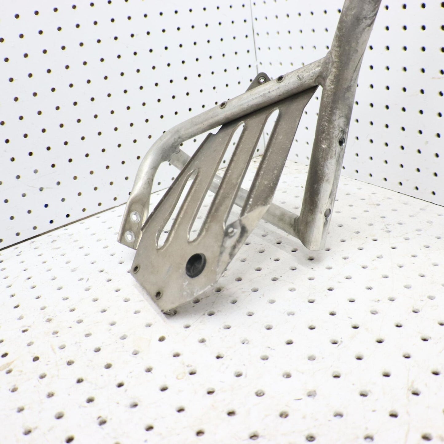 2014 POLARIS PRO RMK 800 OVER STRUCTURE FRAME TUBULAR ASSEMBLY 1018403 cracked
