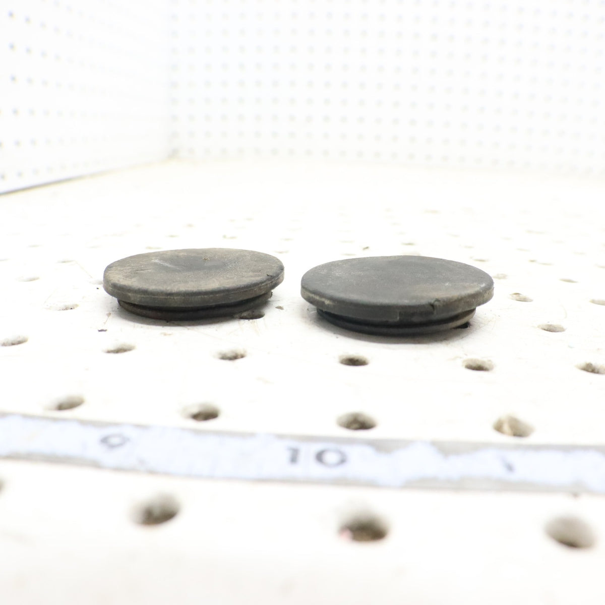 2007 Arctic Cat F6 Idler Wheel Bogie Wheel Cap QTY (2) 1604-952