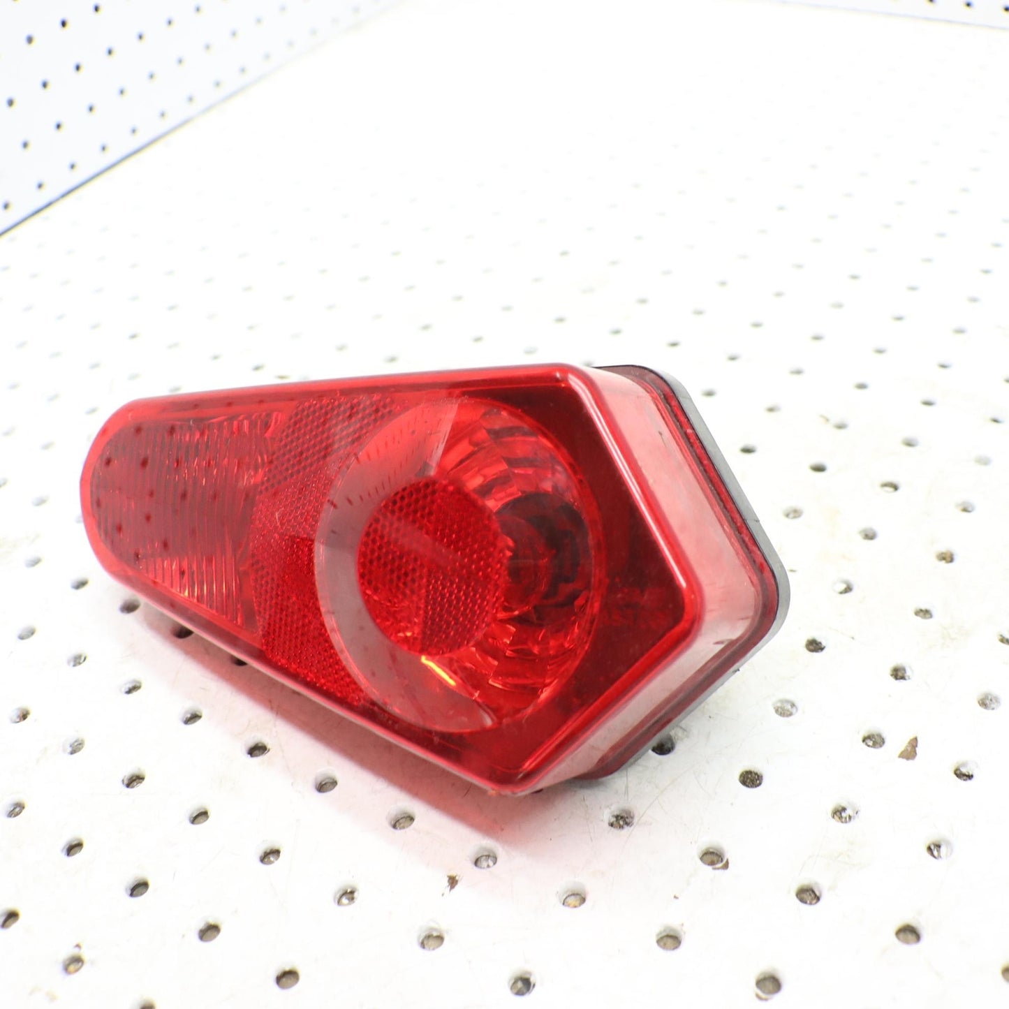 2016 POLARIS SPORTSMAN 570 TAIL LIGHT BRAKE LIGHT LEFT 2411153