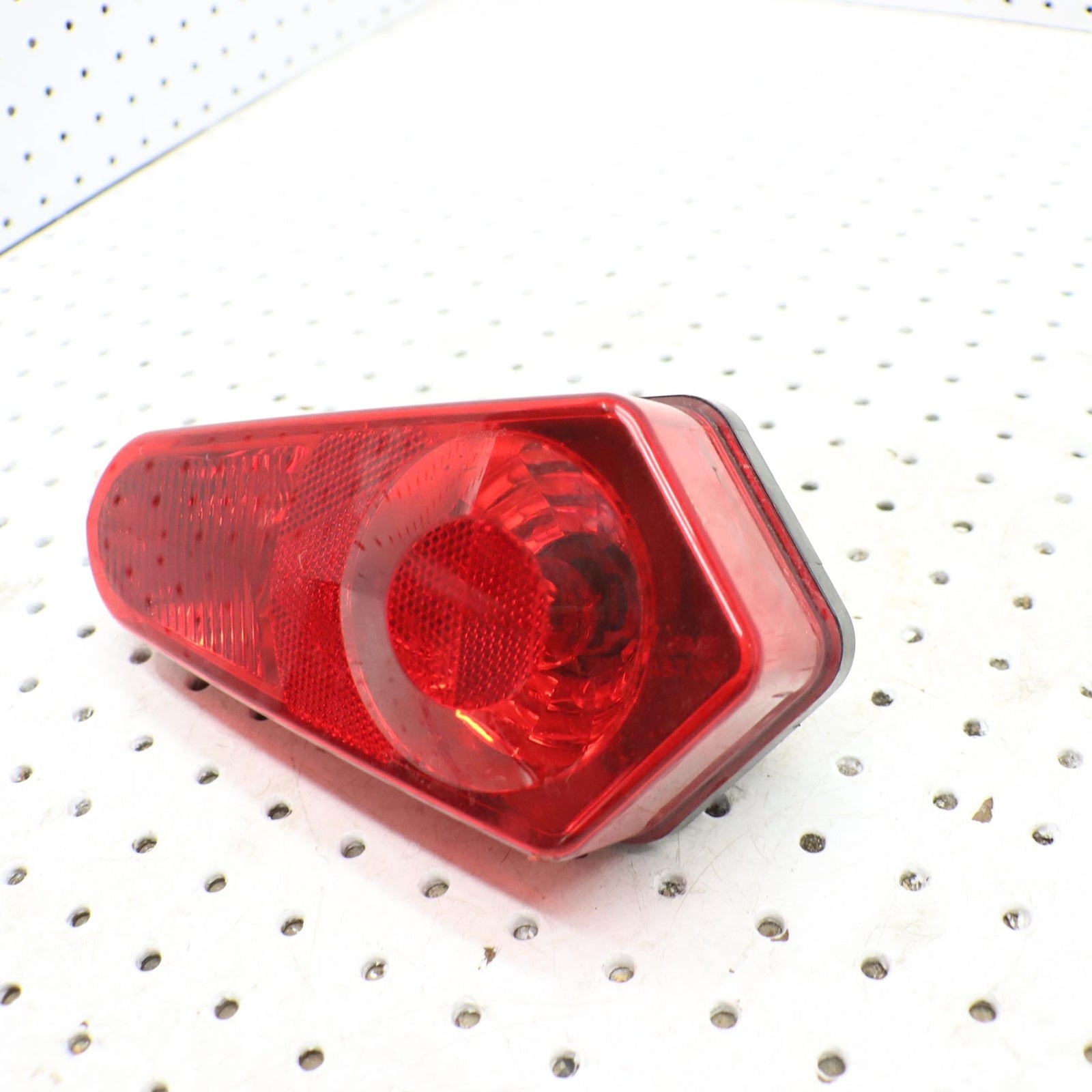 2016 POLARIS SPORTSMAN 570 TAIL LIGHT BRAKE LIGHT LEFT 2411153