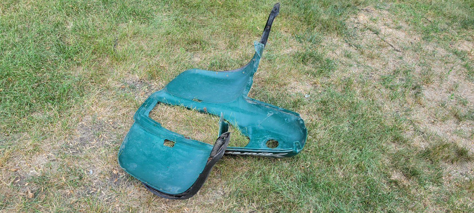 1998 Polaris Xplorer 400l Front Fender 2631928-195 2632303-195