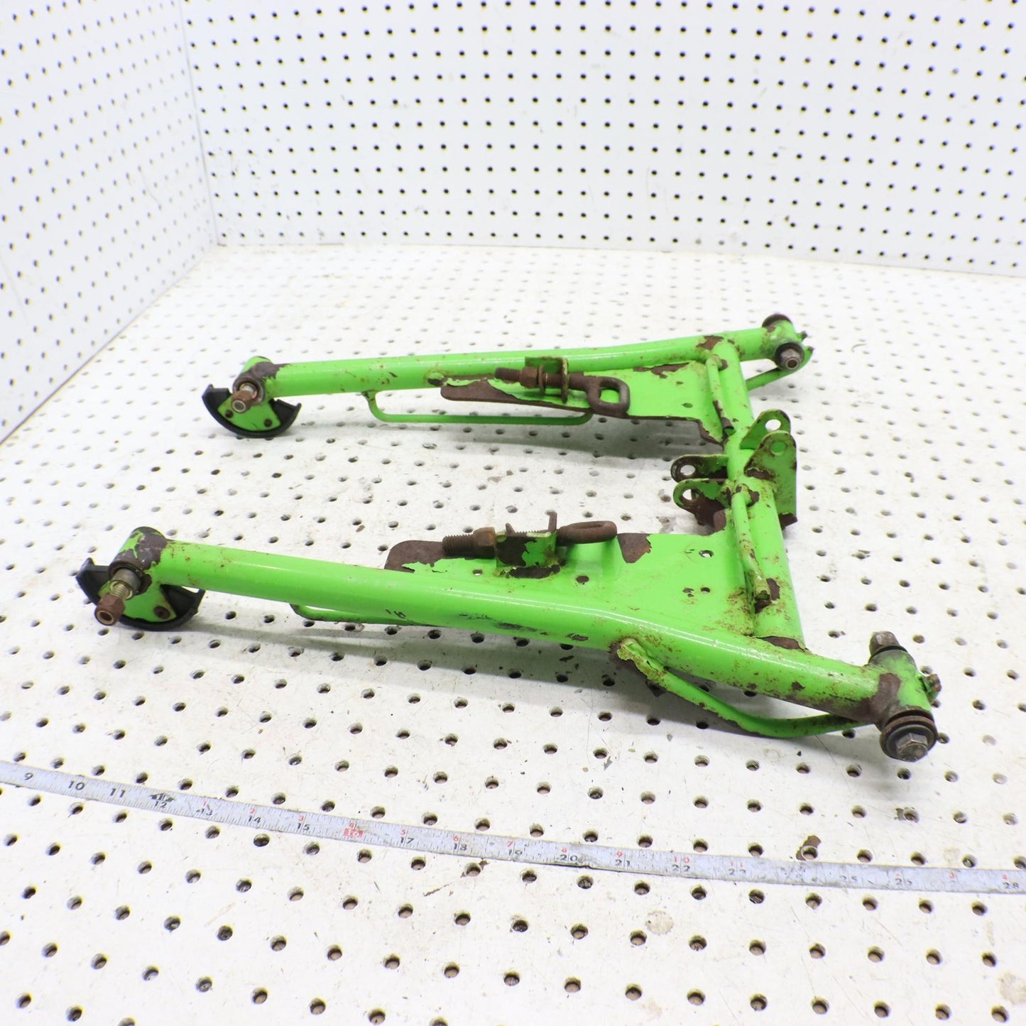  ARCTIC CAT ZR 600 REAR BACK SUSPENSION FRONT TORQUE PIVOT ARM 0704-345