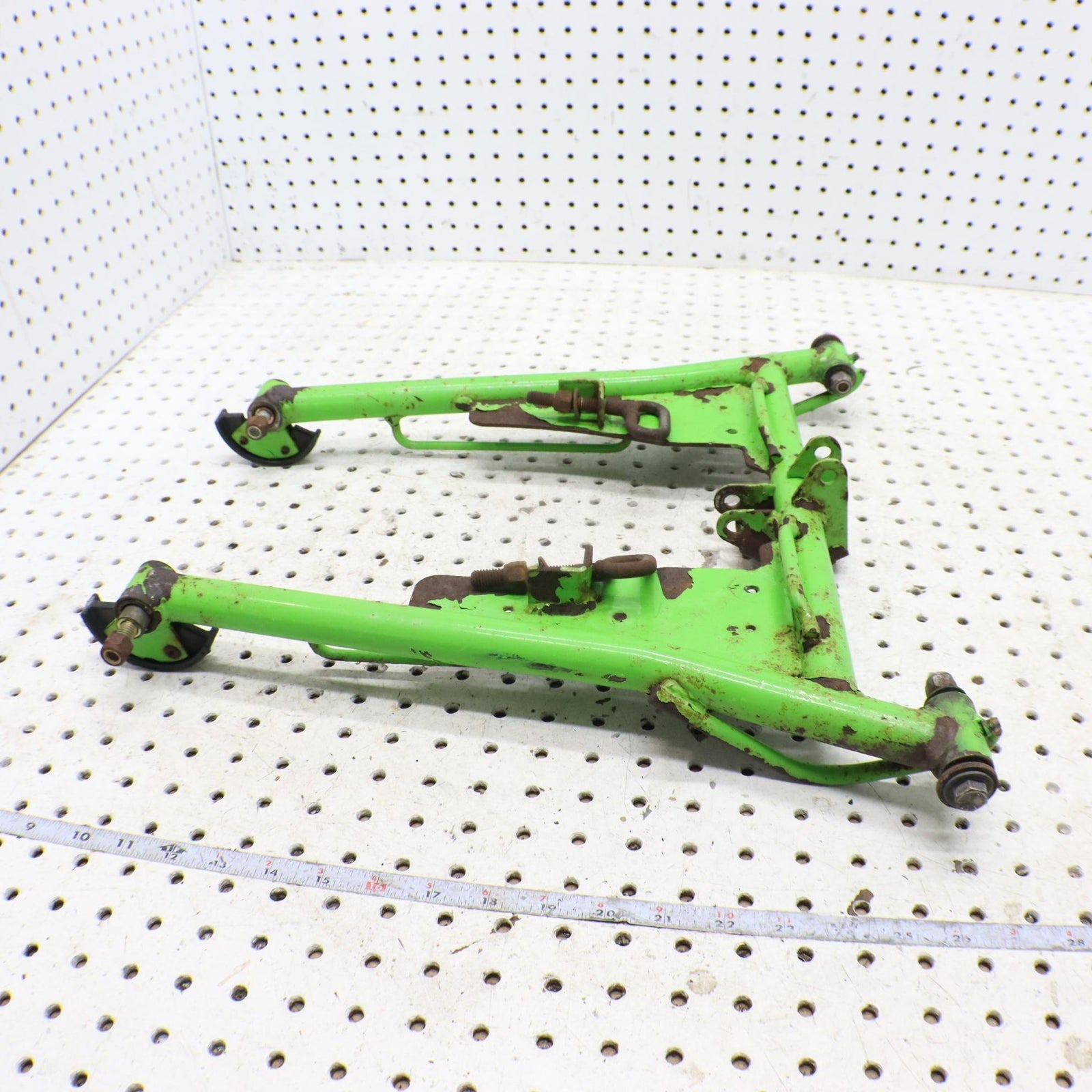 ARCTIC CAT ZR 600 REAR BACK SUSPENSION FRONT TORQUE PIVOT ARM 0704-345