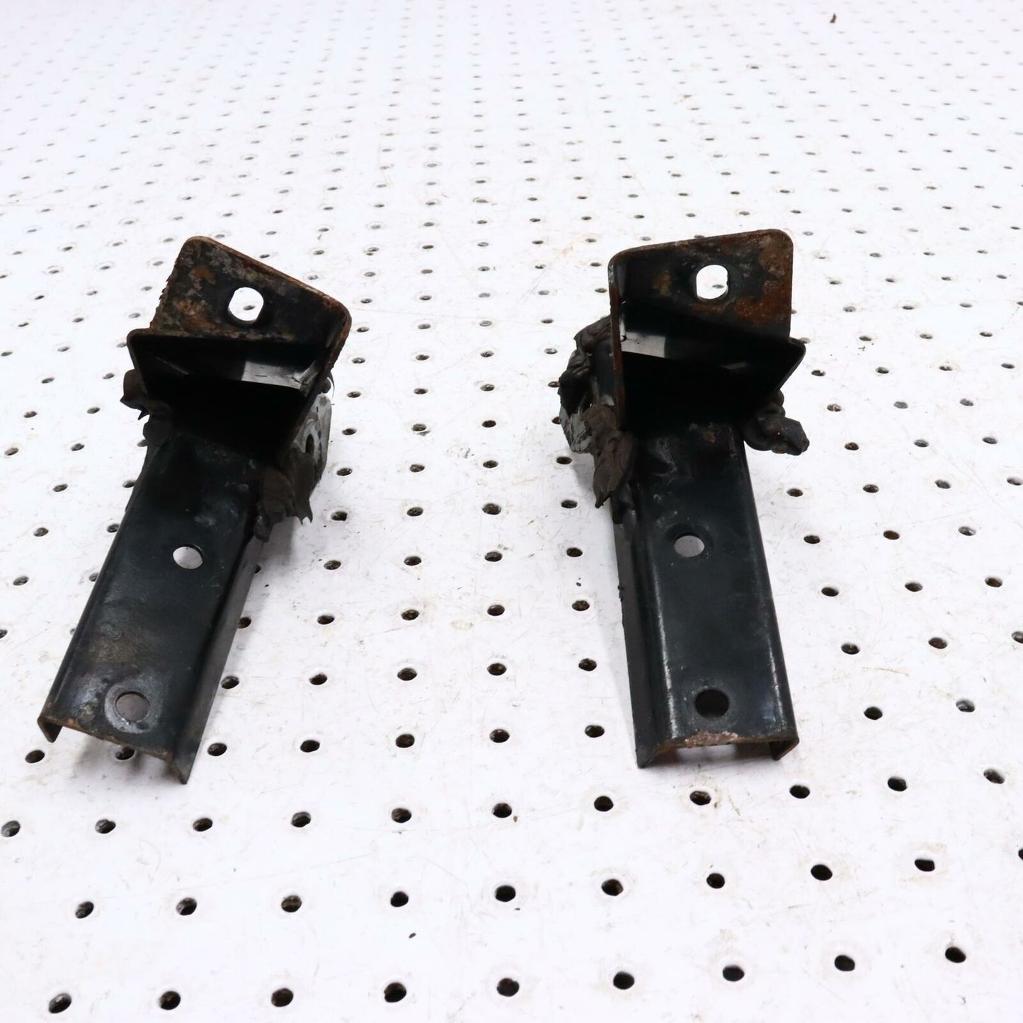 2006 POLARIS CLASSIC 700 FRONT SHOCK TOWERS MOUNTS 1014796-067 1014795-067