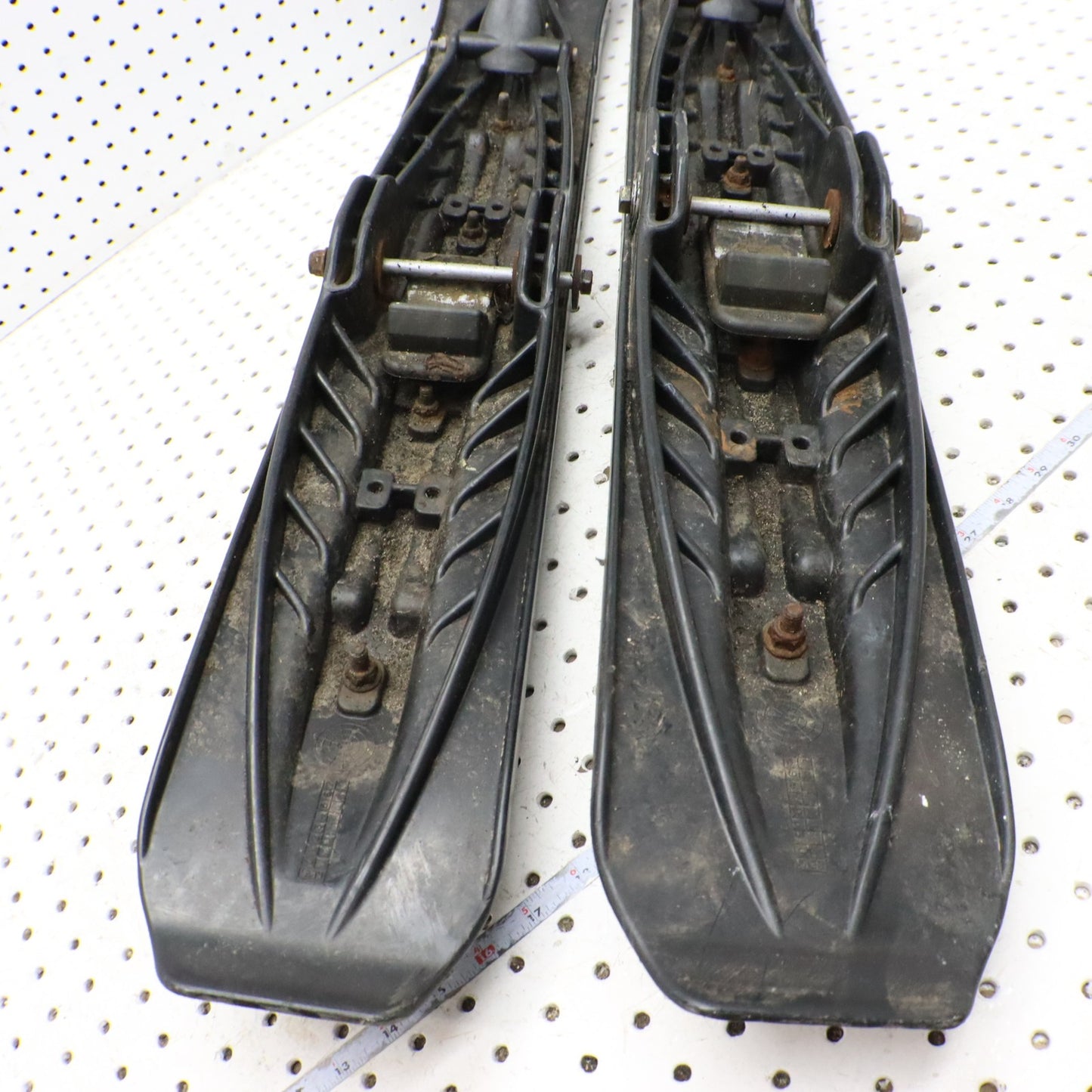 2007 Polaris Iq 600 Skis 1822933-070