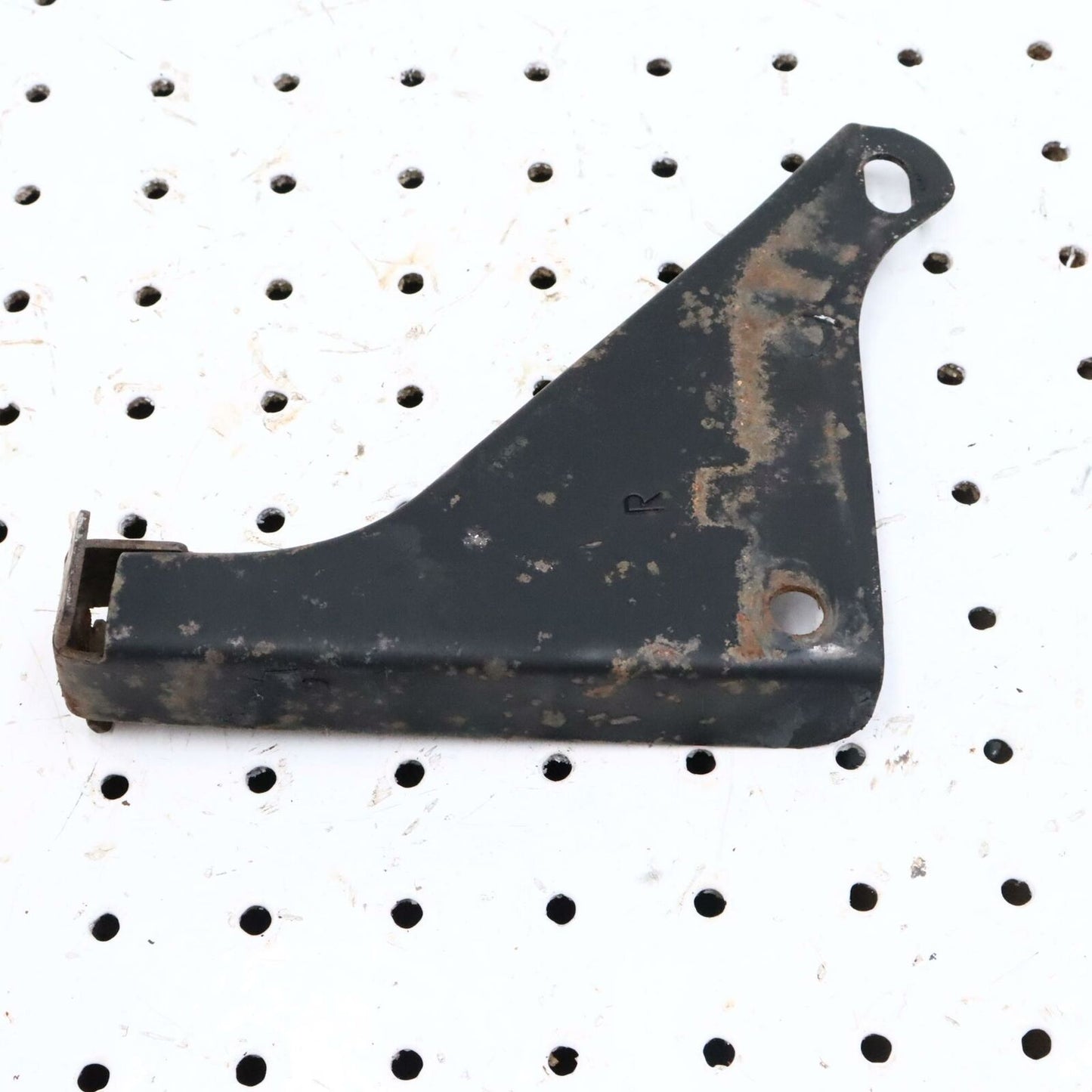 2000 POLARIS SPORTSMAN 500 RIGHT REAR RACK SUPPORT 1040525-067