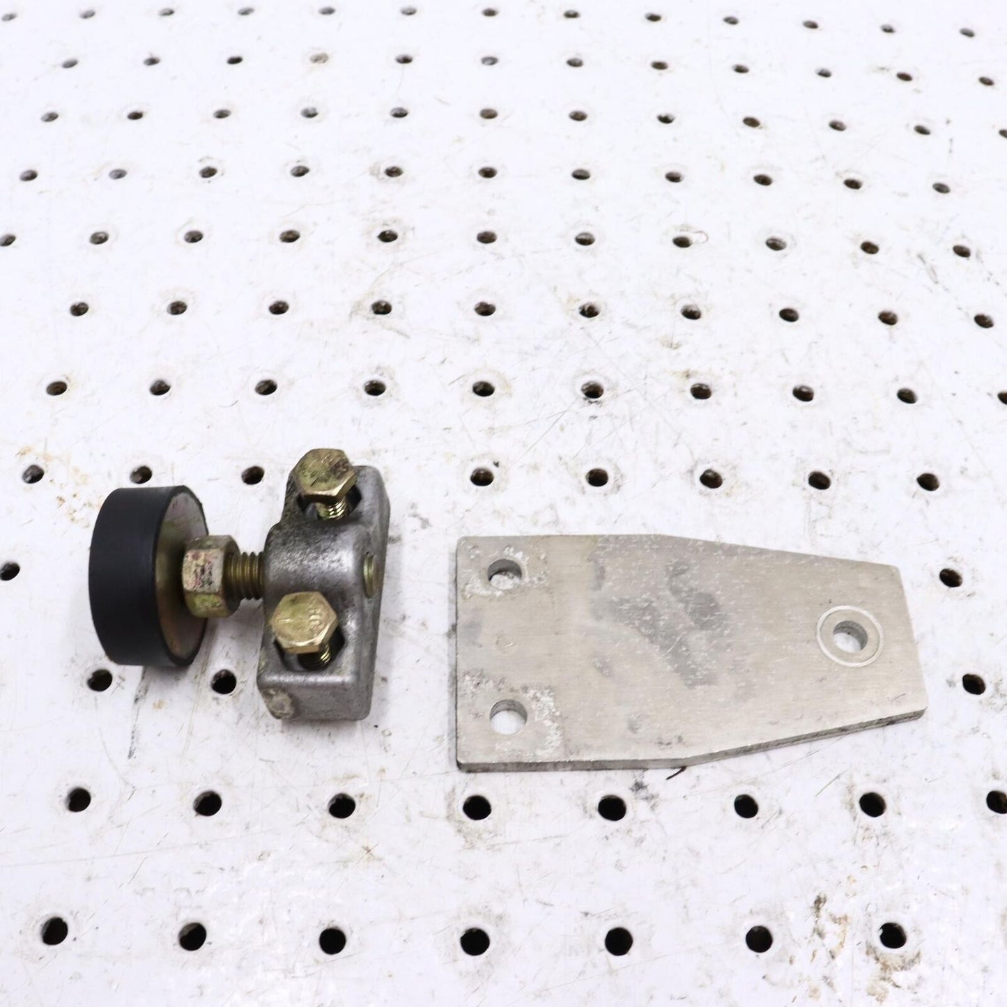 2005 ARCTIC CAT SABERCAT 600 MOTOR MOUNT TORQUE ARM 2606-939