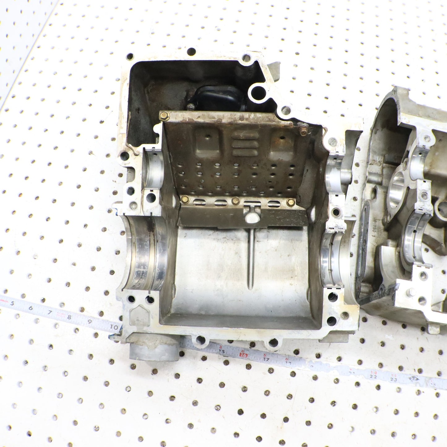 2009 Polaris Sportsman 800 Crankcase Engine Case 2203300 CRACKED !