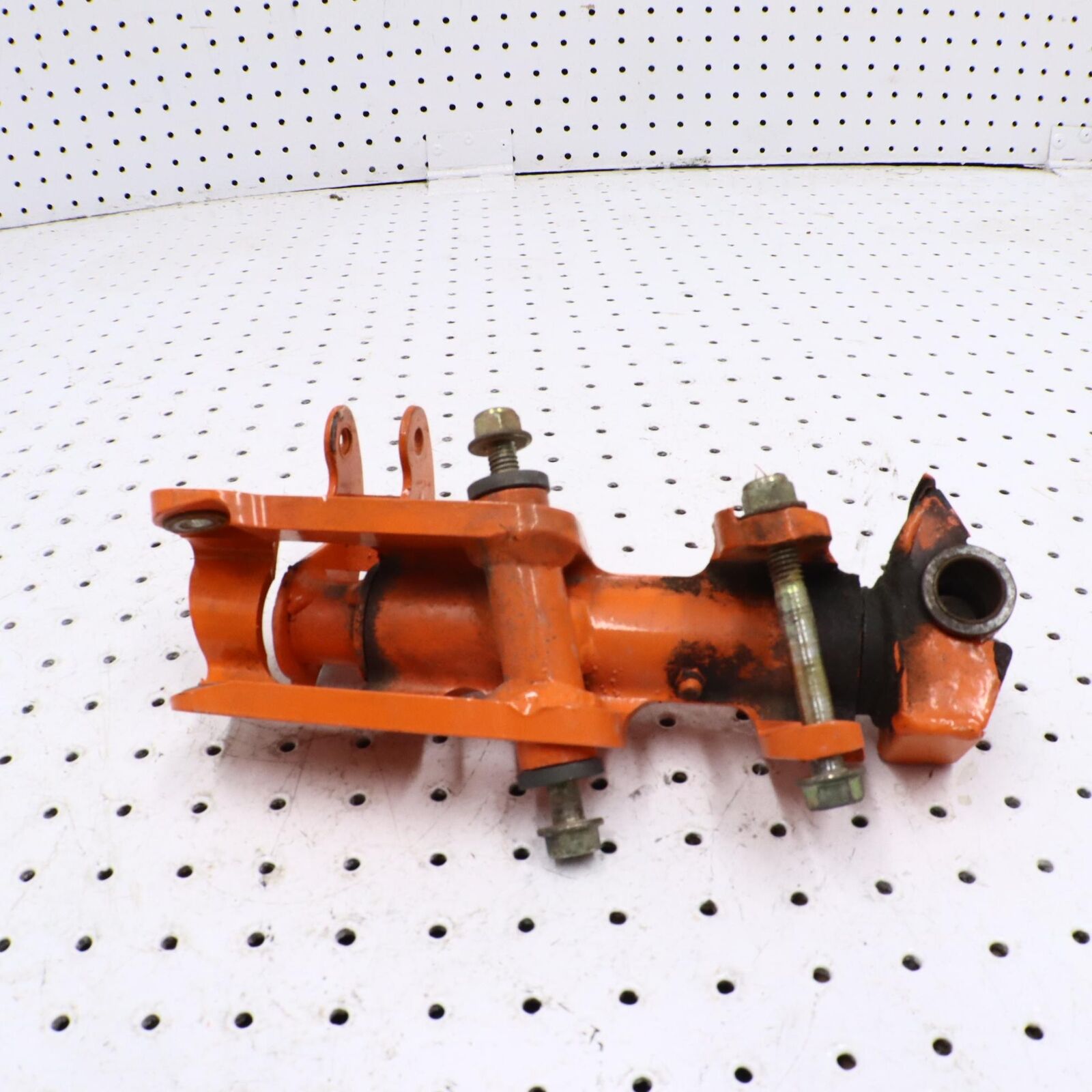 2011 ARCTIC CAT M8 RIGHT FRONT STEERING ARM SPINDLE KNUCKLE 2703-724 