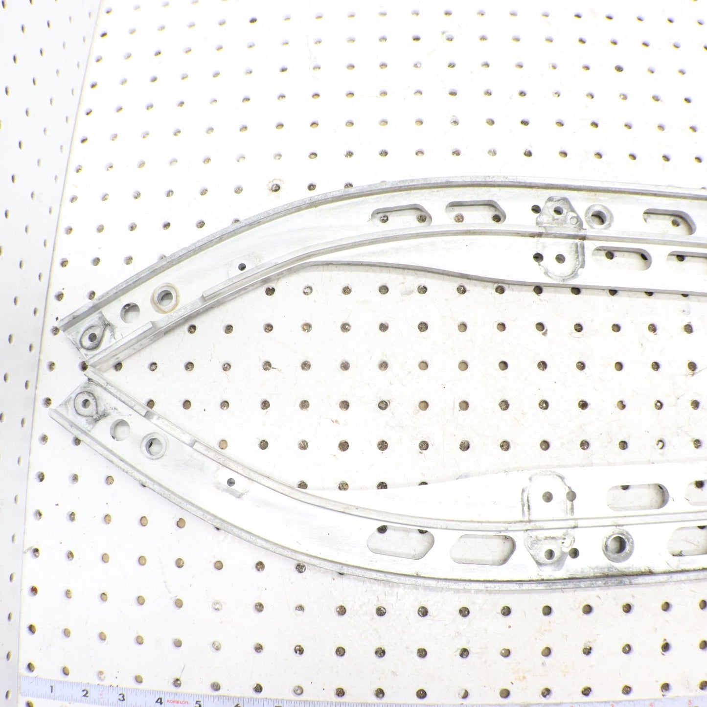 2016 Polaris Rush 800 Slide Rails L & R 1543566-309 ; 1543567-309 GOOD!