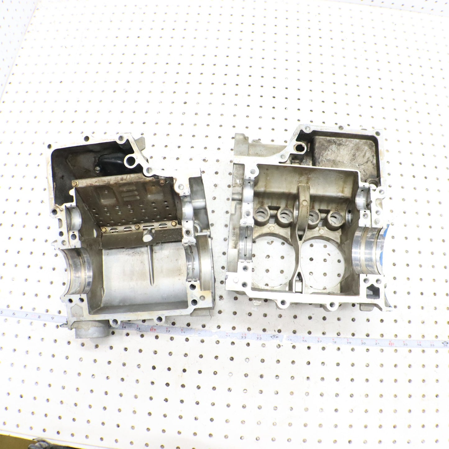 2009 Polaris Sportsman 800 Crankcase Engine Case 2203300 CRACKED !