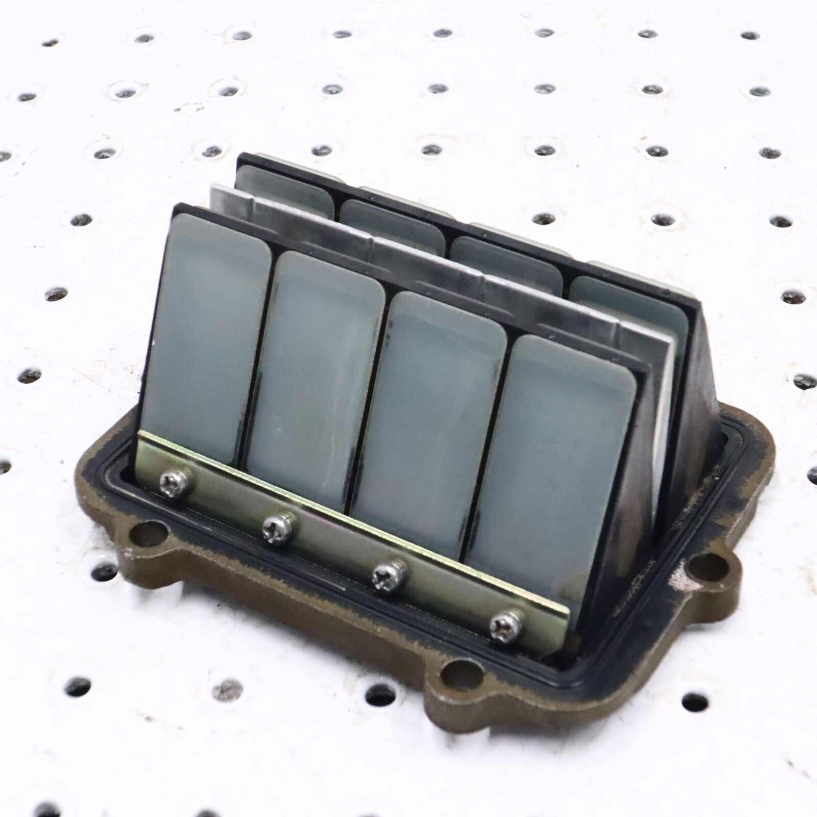 2006 POLARIS FUSION 700 INTAKE REED BLOCK ASSEMBLY 1202698 