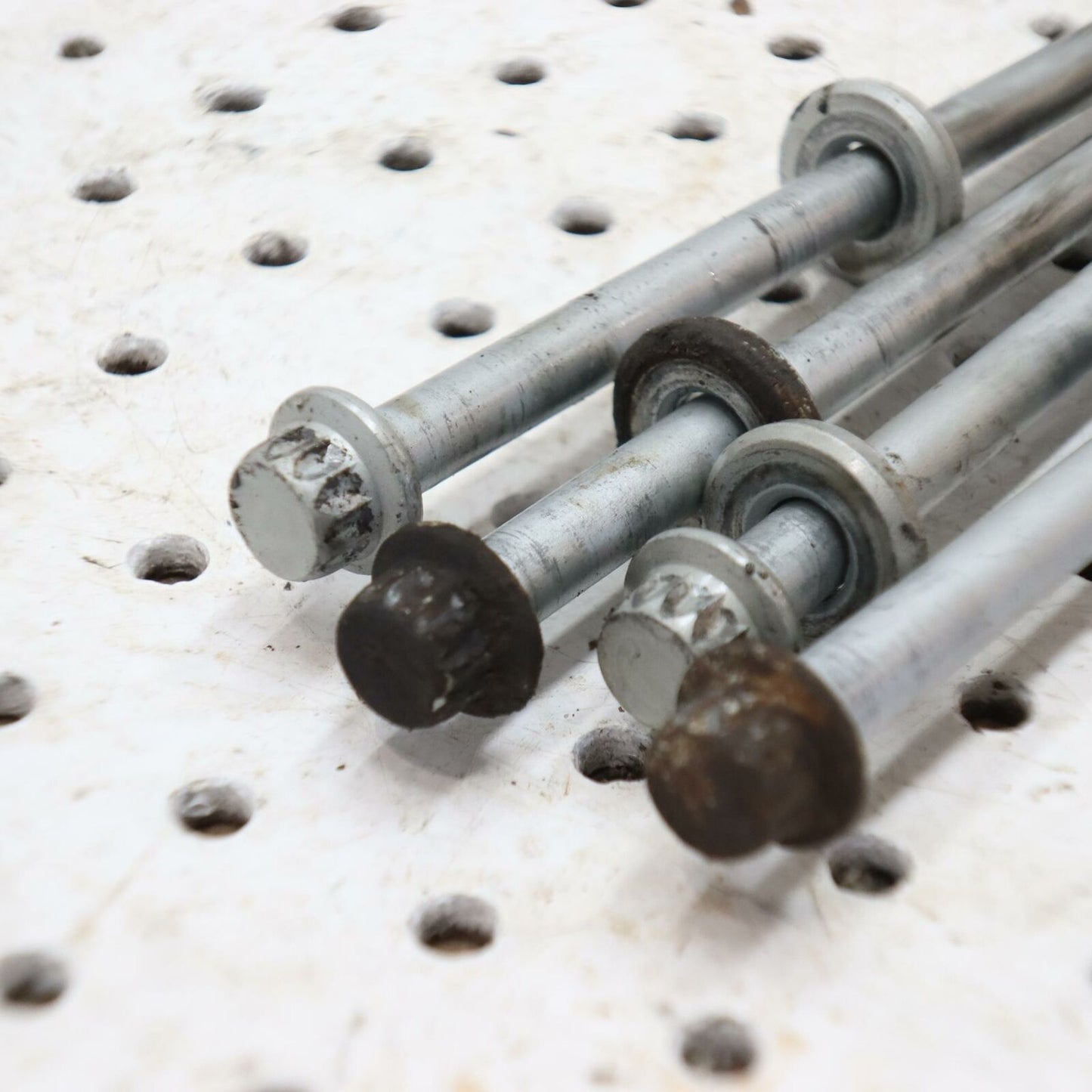 2000 POLARIS MAGNUM 325 CYLINDER HEAD BOLTS 3086418