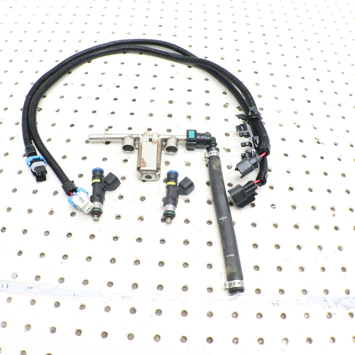2013 Polaris Ranger 800 Fuel Rail 2521027; 2521101; 1204318; 1204319 
