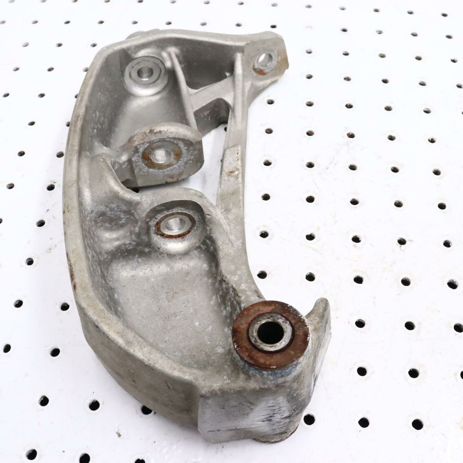 2007 POLARIS IQ 600 RIGHT FRONT STEERING ARM SPINDLE KNUCKLE 1822796