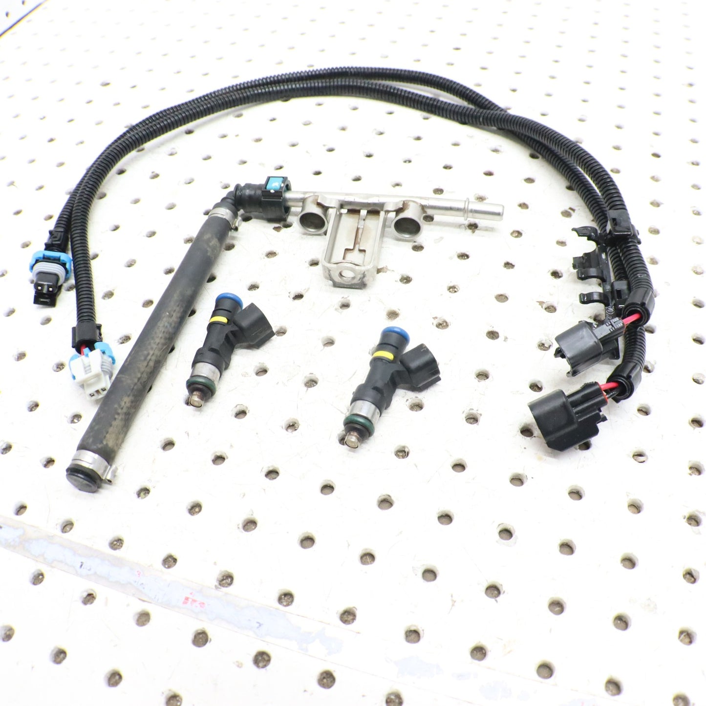 2013 Polaris Ranger 800 Fuel Rail 2521027; 2521101; 1204318; 1204319 