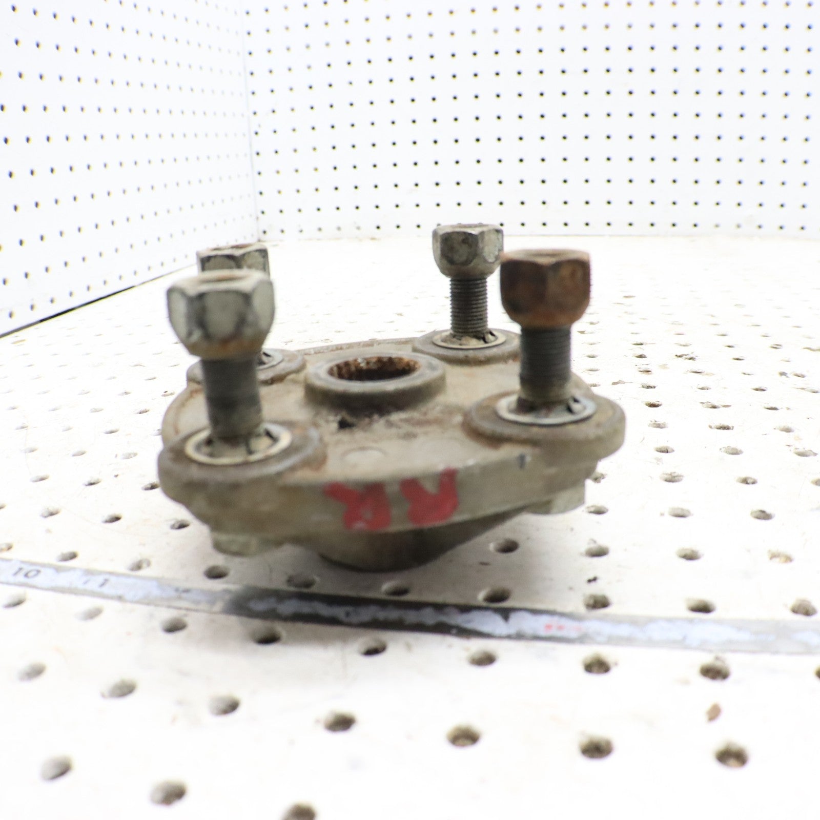 1995 Polaris Xplorer 400 REAR Wheel Hub 2200341