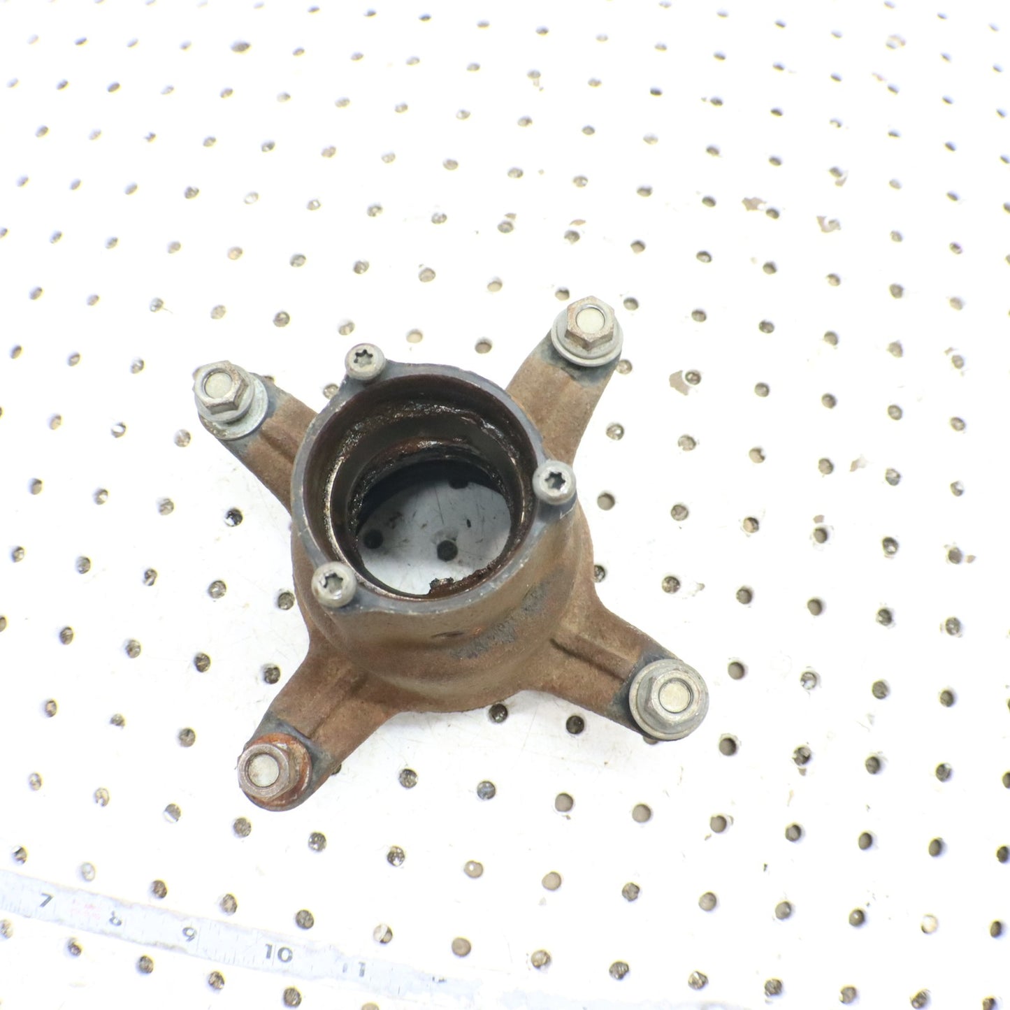 1995 Polaris Xplorer 400 Wheel Hub FRONT 1520243; 2202595  