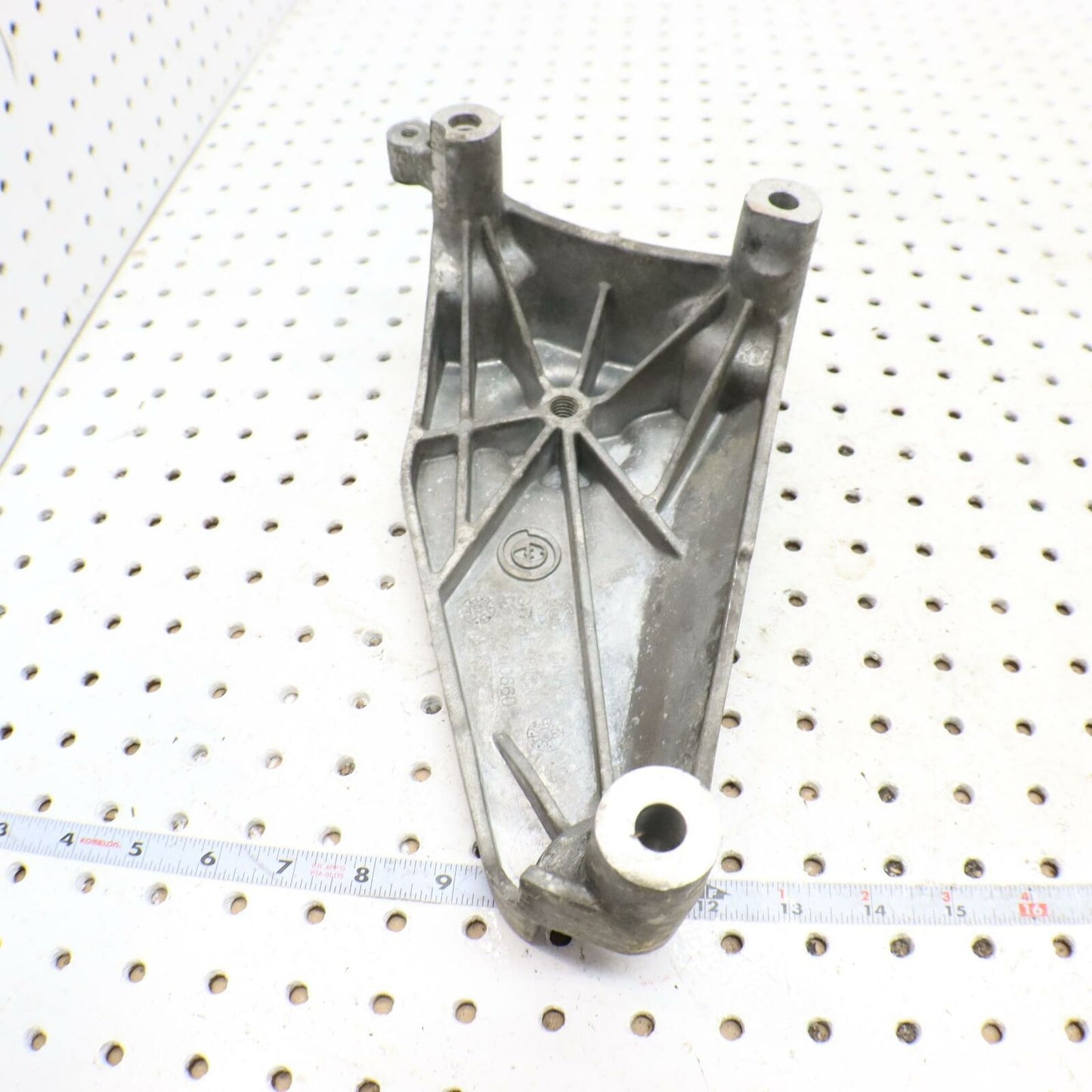 2006 POLARIS SWITCHBACK ENGINE MOTOR MOUNT BRACKET ALTERNATOR  0452974 0454131