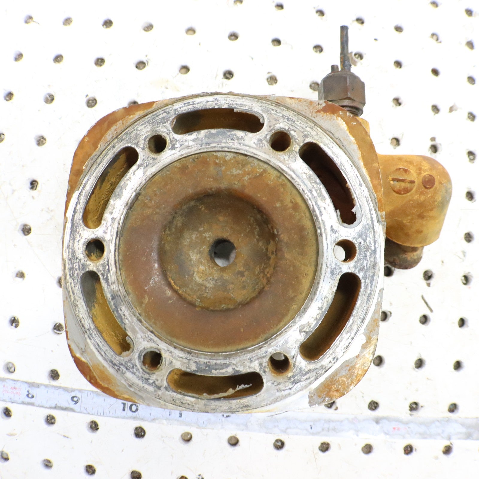 1998 Polaris Xplorer 400l Cylinder Head  3084730; 3086755