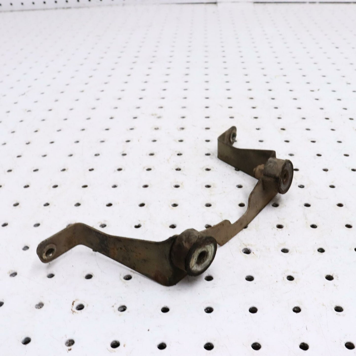 2000 POLARIS MAGNUM 325 OIL COOLER LOWER BRACKET 5244069-067