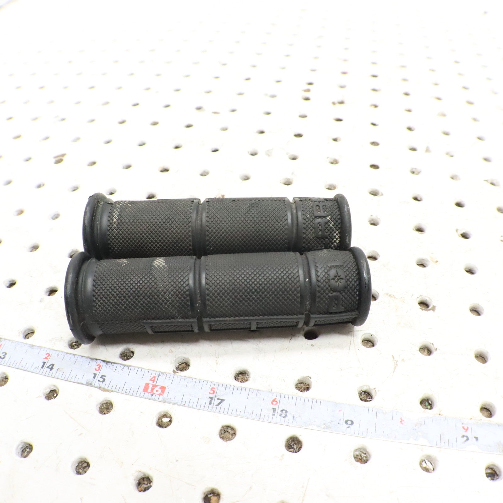 2016 Polaris Sportsman 570 Handlebar Grips 5413578-070
