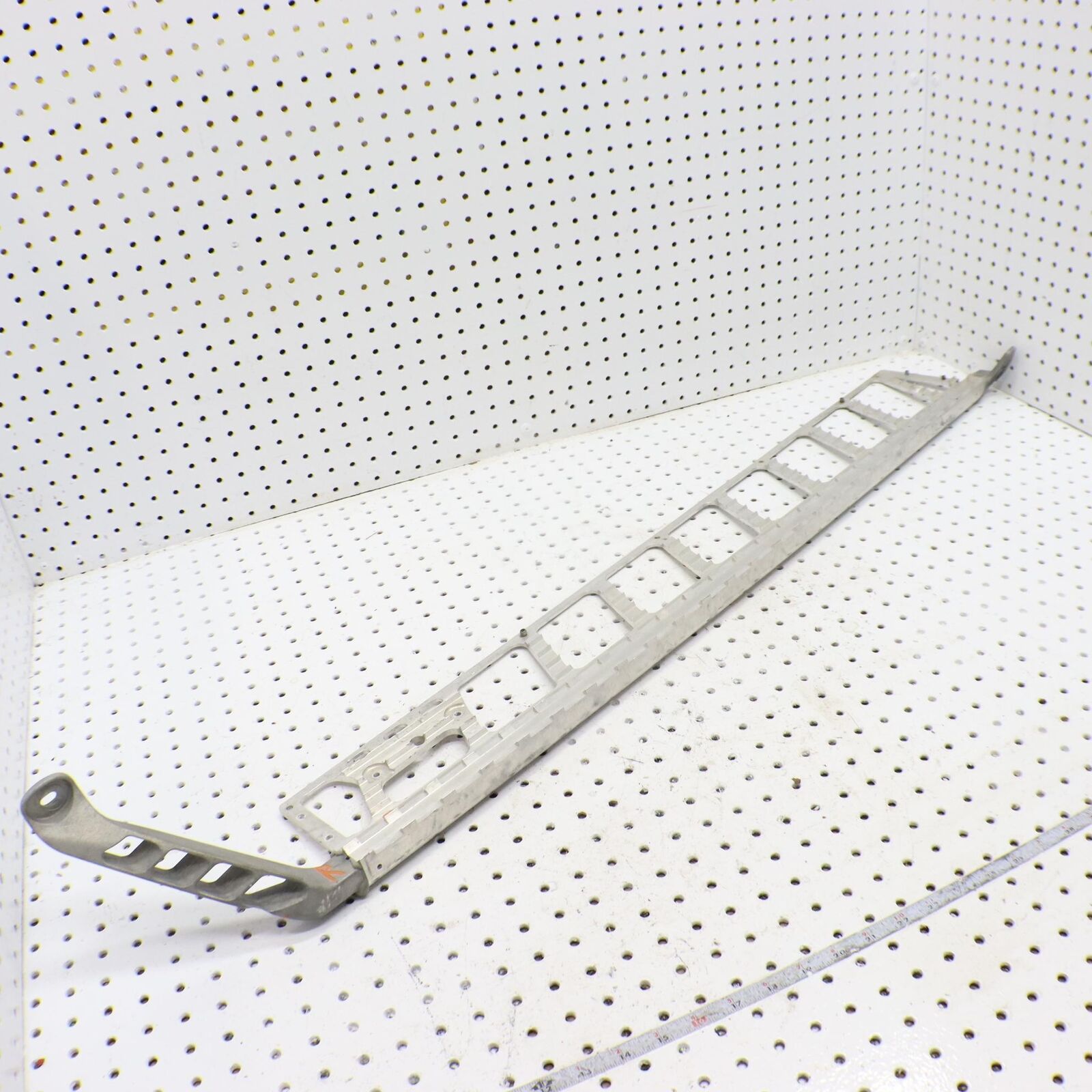 2014 POLARIS PRO RMK 800 RUNNING BOARD FOOTREST SUPPORT ASSEMBLY, RIGHT 1018778