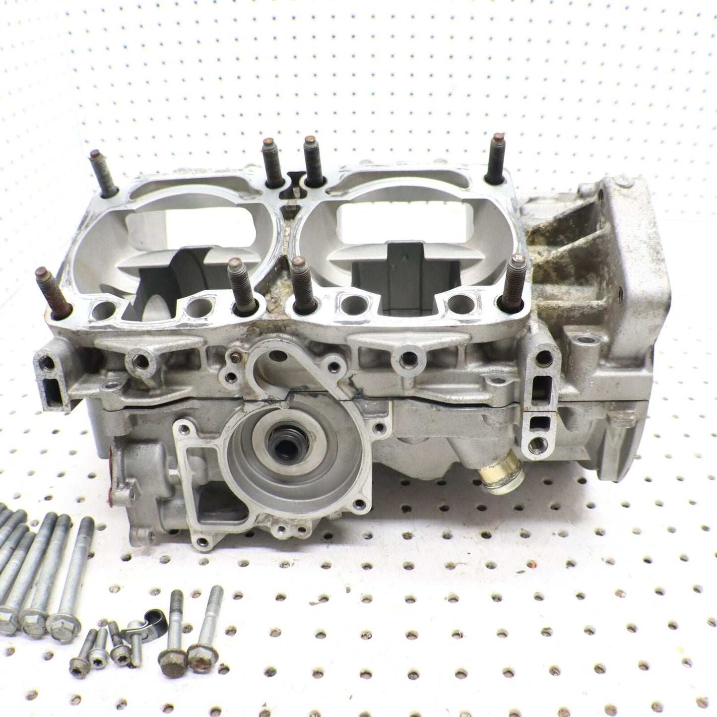 2016 ARCTIC CAT XF 6000 CRANK CASE CRANKCASE ENGINE CASE 1901-001