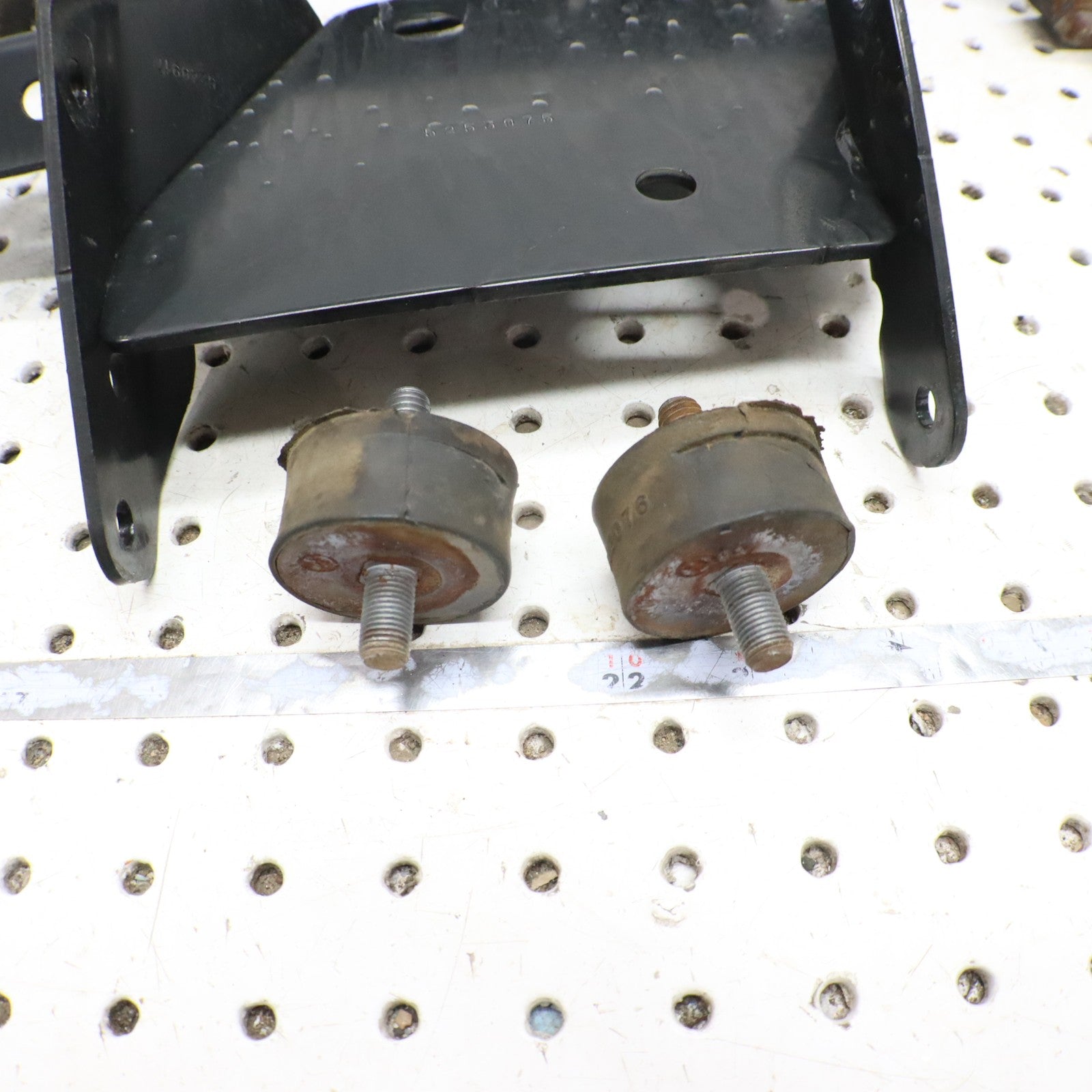 2013 Polaris Ranger 800 Engine Motor Mounts 1017391-329; 1017424-329; 3022076 