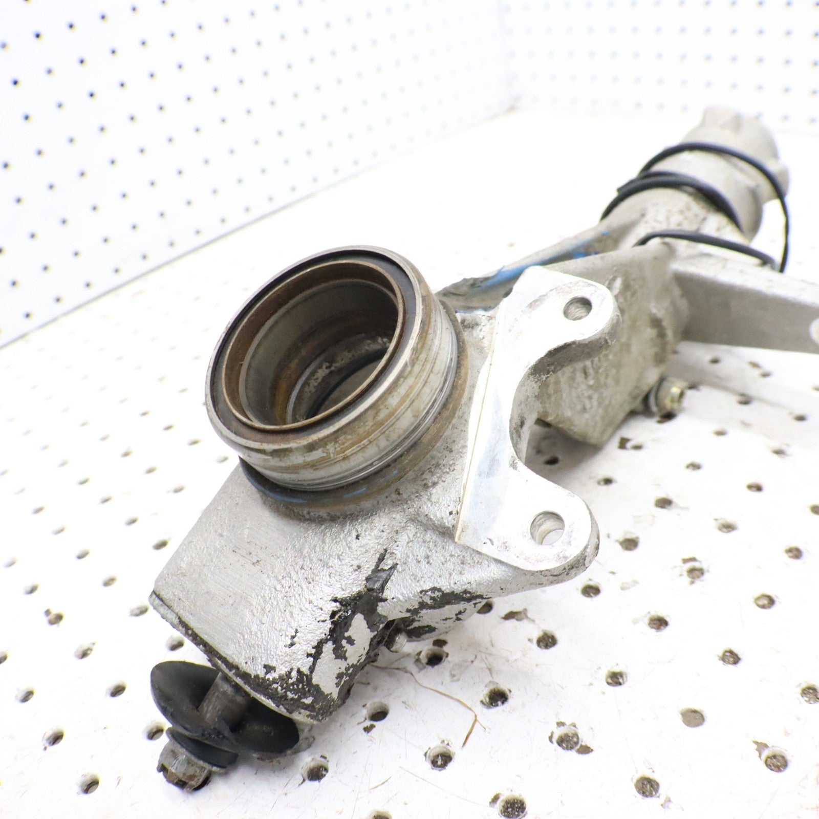 1995 Polaris Xplorer 400 Front Hub Strut LEFT 2200598 1843054