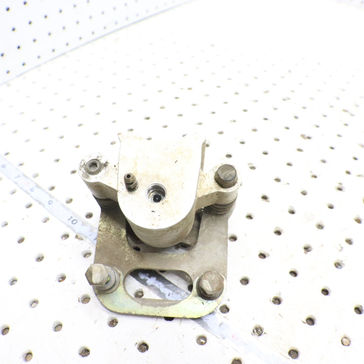 1998 Polaris Xplorer 400l Brake Caliper Front RIGHT 1910235 1910310