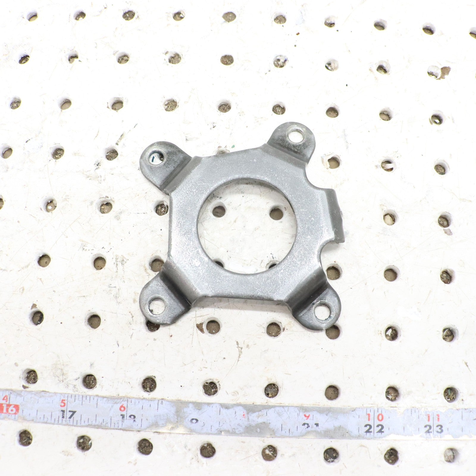 2009 Polaris Sportsman 800 Transmission Gearcase Bearing Cover Retianer 3234122