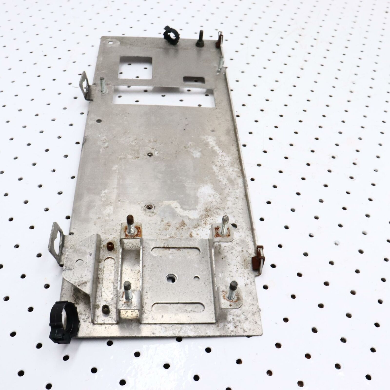 2007 POLARIS IQ 600 ASM PLATE, ELEC CENTER 1015761