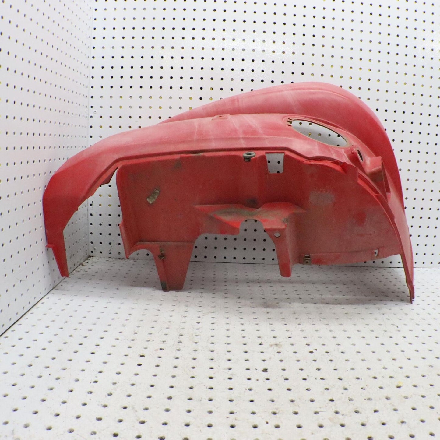 2013 YAMAHA GRIZZLY 700 FRONT FENDER RIGHT 1HP-F1556  RED