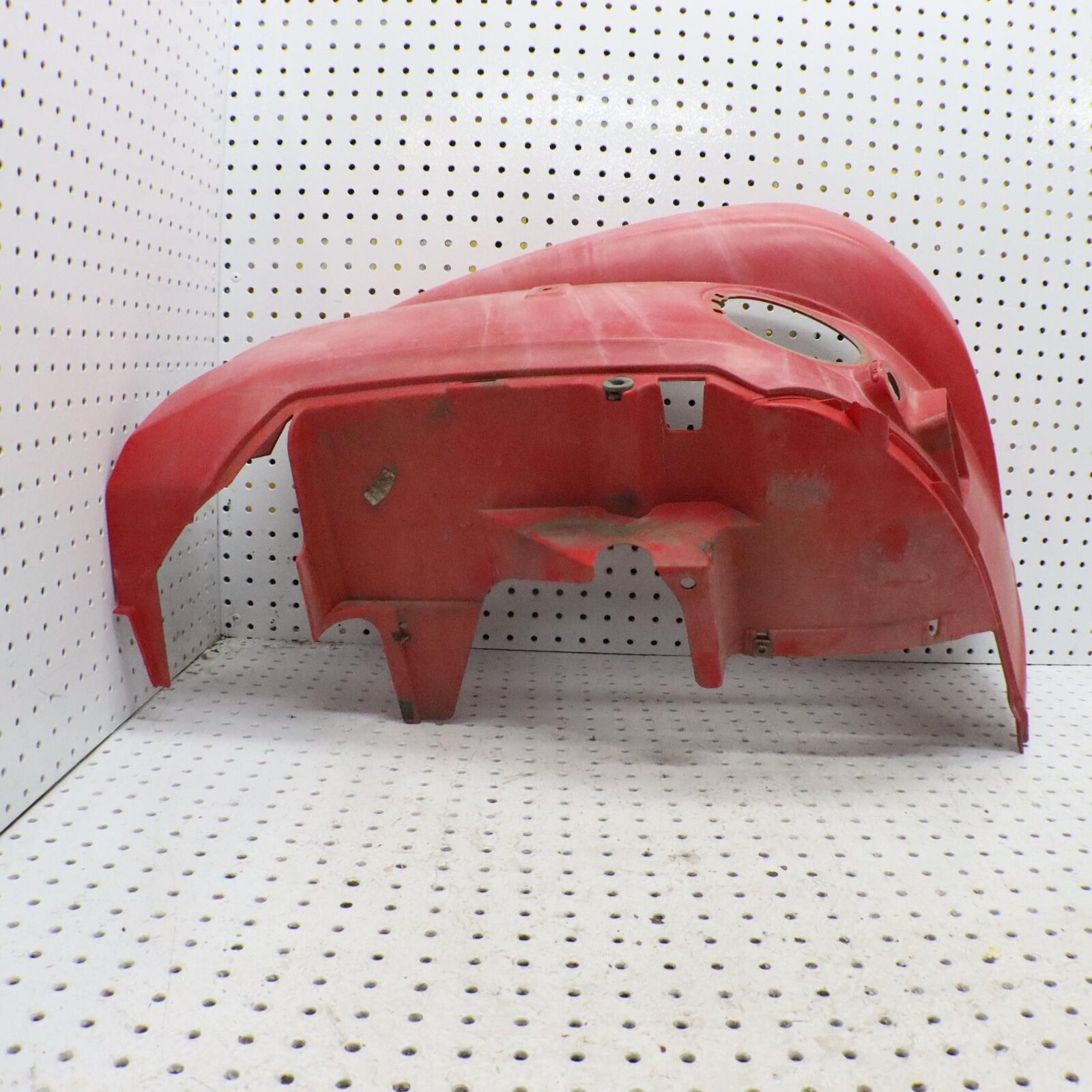 2013 YAMAHA GRIZZLY 700 FRONT FENDER RIGHT 1HP-F1556  RED