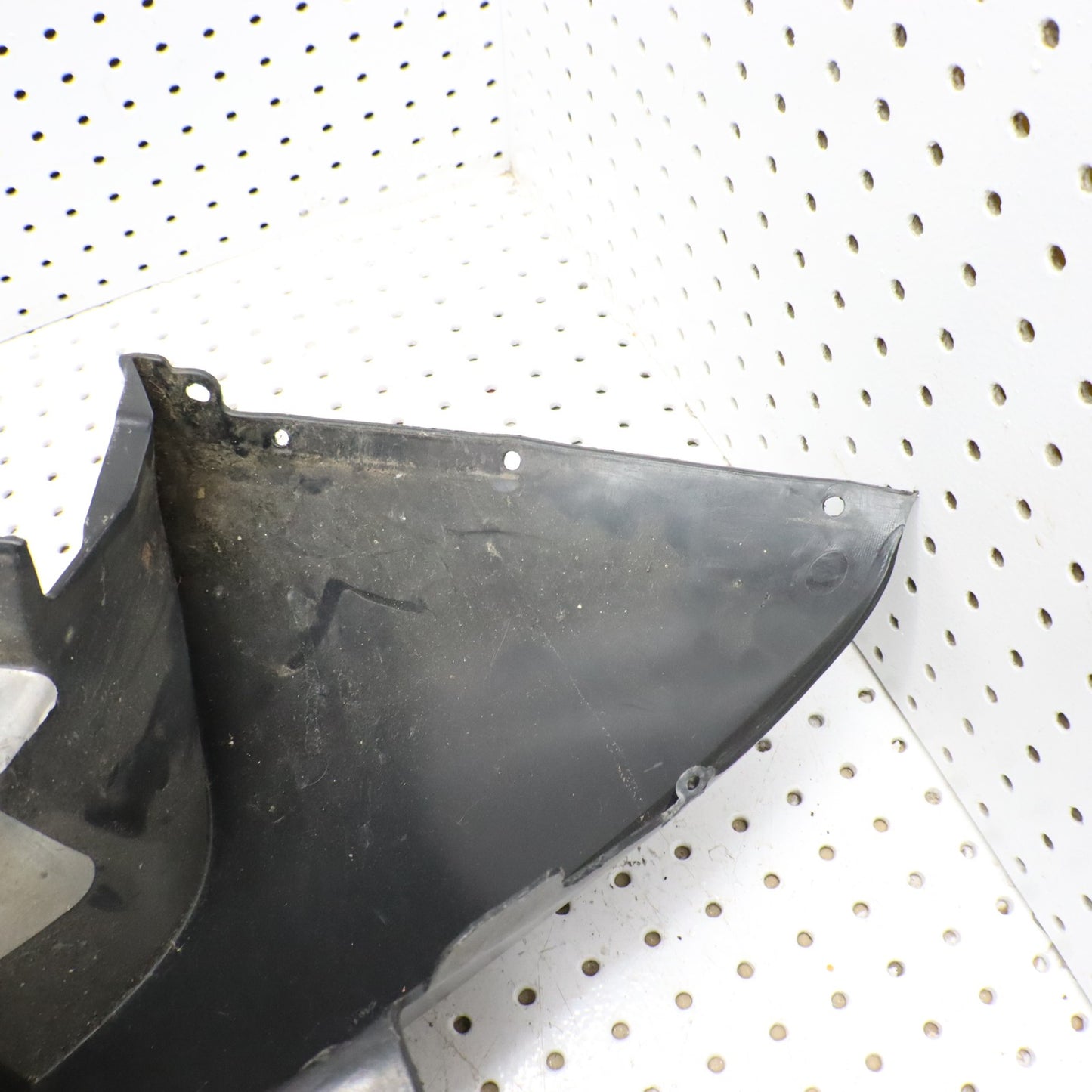 2007 Polaris Iq 600 Fender Bellypan Right 2633254-070