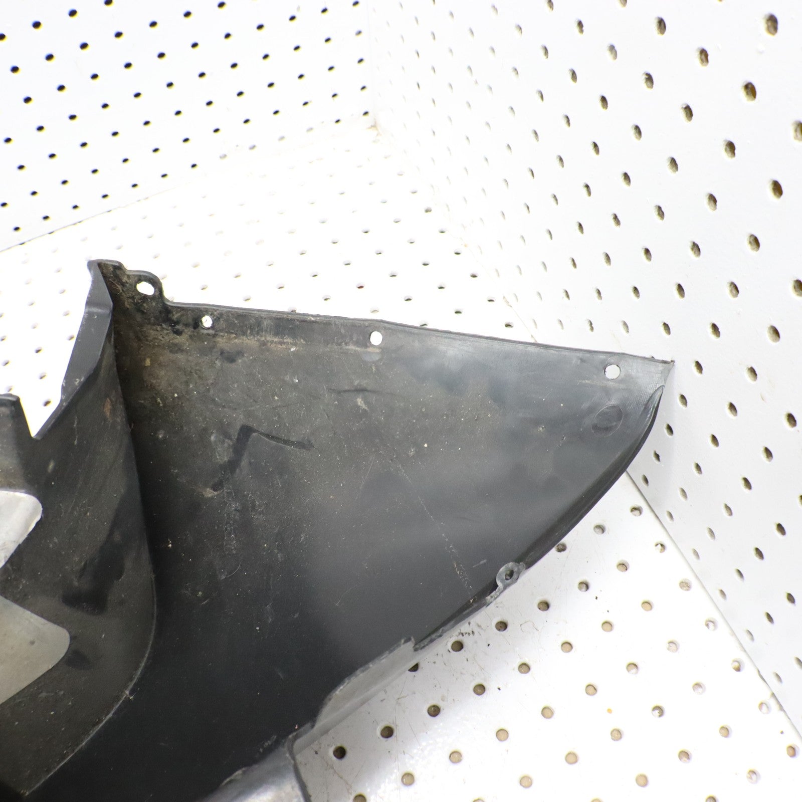 2007 Polaris Iq 600 Fender Bellypan Right 2633254-070