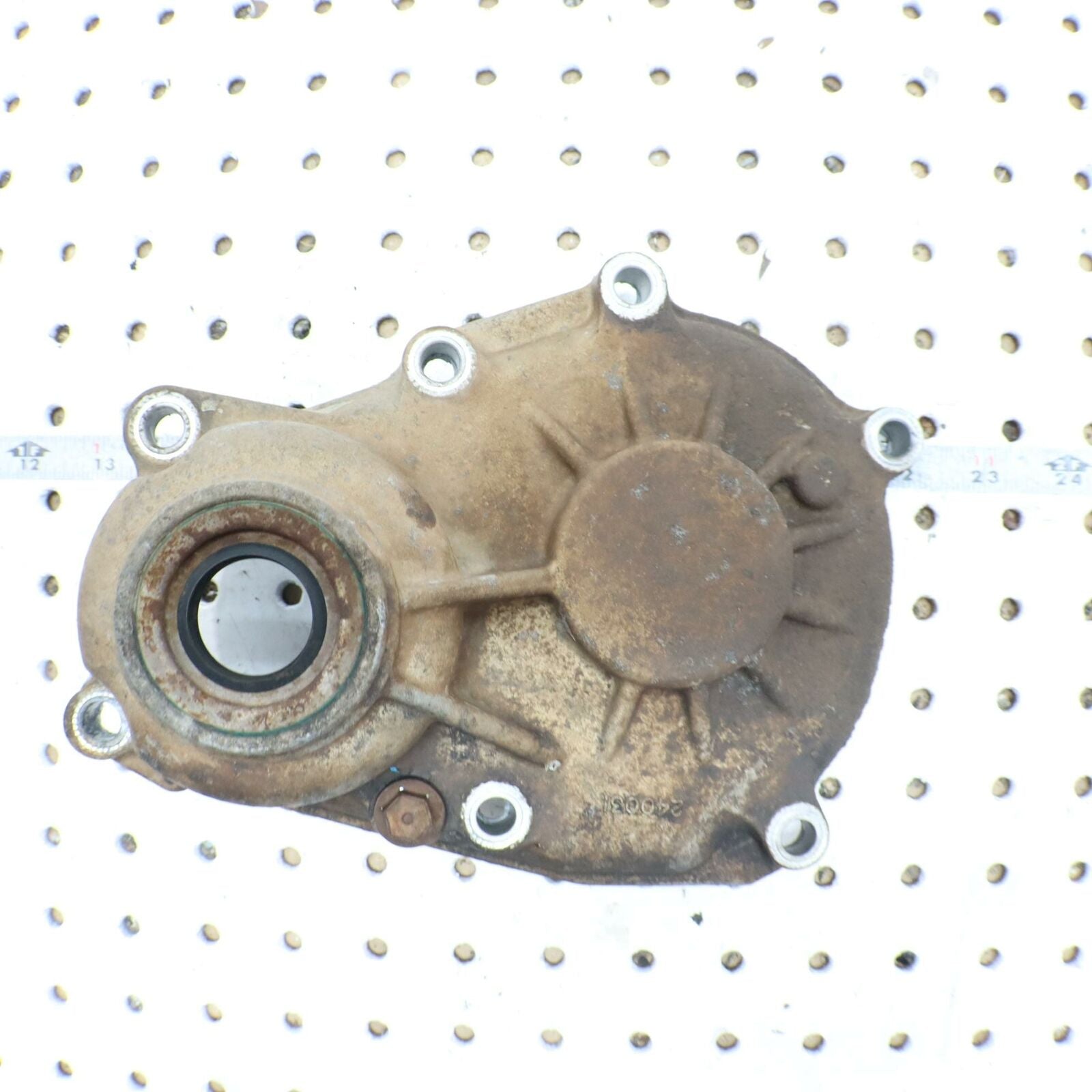 2000 POLARIS MAGNUM 325 TRANSMISSION GEARCASE FRONT OUTPUT COVER 3233781