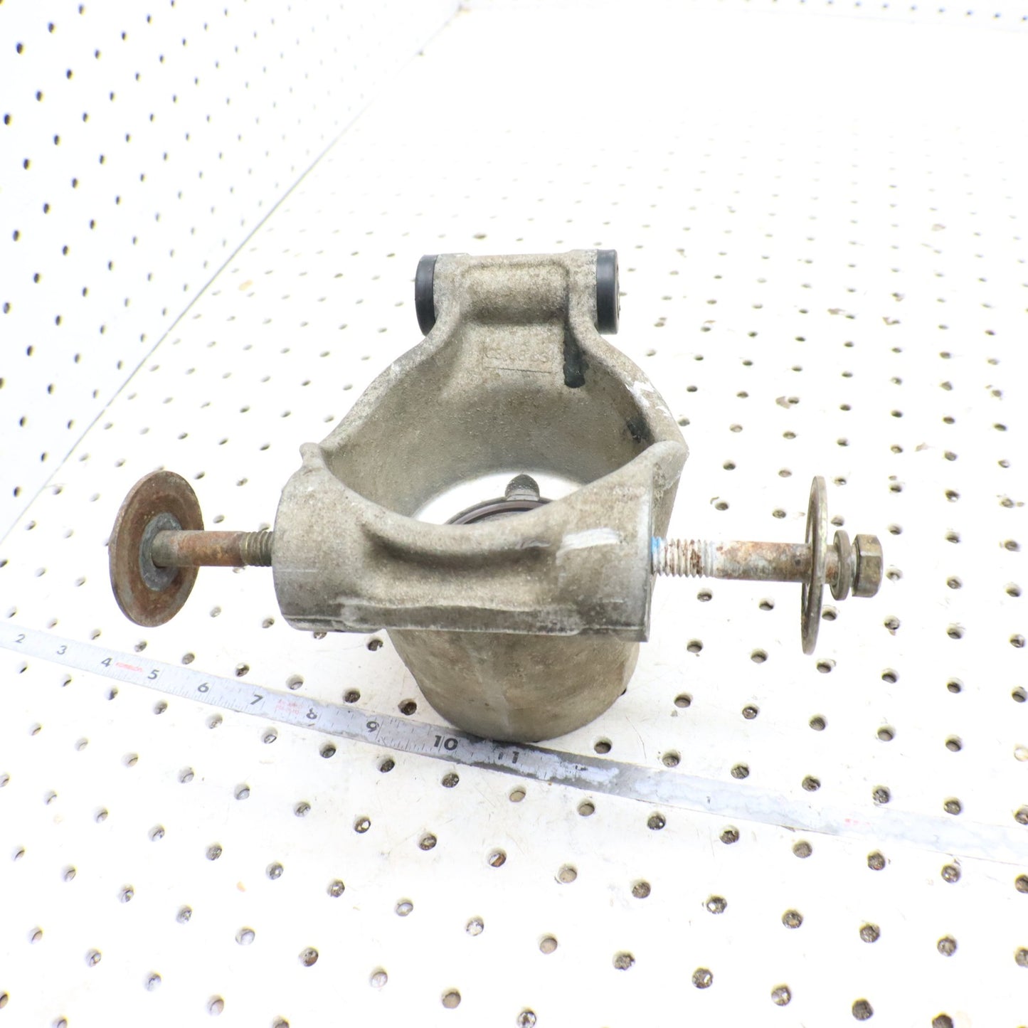 2004 Polaris Sportsman 500 Bearing Carrier Knuckle Rear LEFT 5133663 