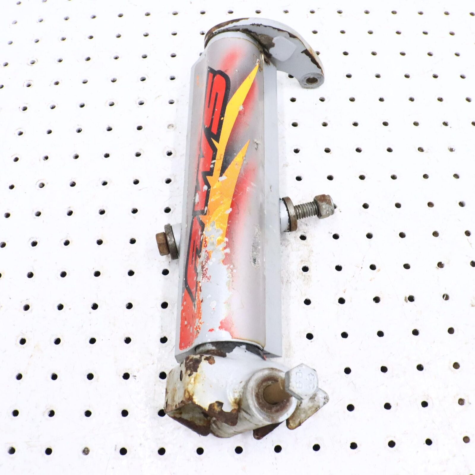 2002 ARCTIC CAT ZR 600 LEFT FRONT STEERING ARM SPINDLE KNUCKLE 0703-661