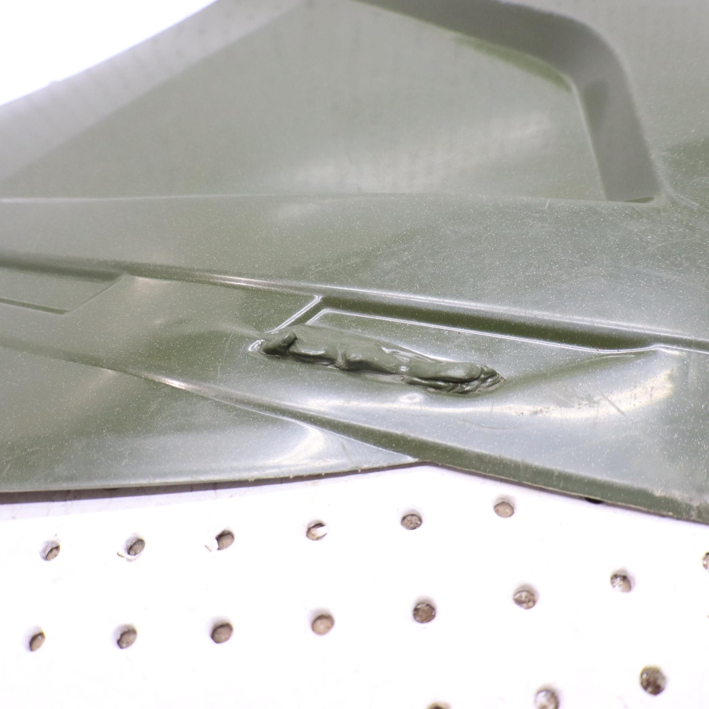 2014 Polaris Sportsman 570 Side Panel Cover Right 2636441-498 SMALL MELT SPOT