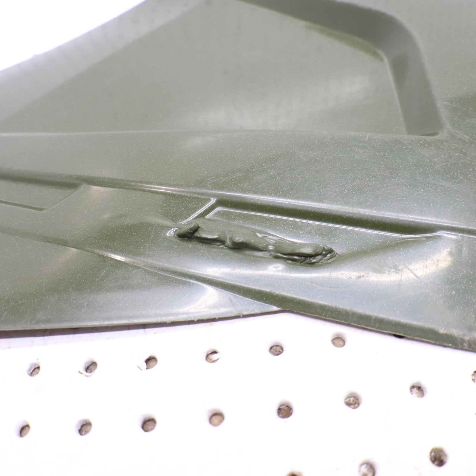 2014 Polaris Sportsman 570 Side Panel Cover Right 2636441-498 SMALL MELT SPOT